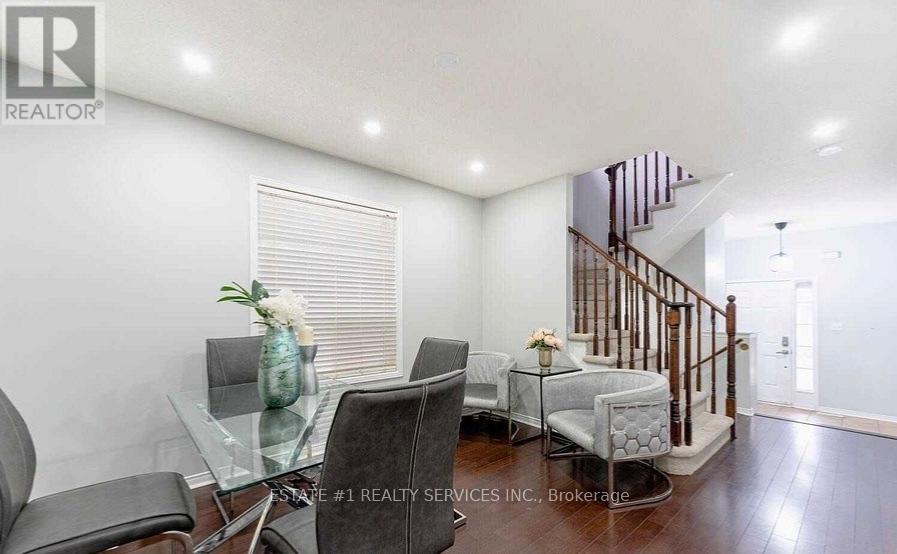 27 Thornbush Boulevard, Brampton, Ontario  L7A 0K5 - Photo 5 - W14126962