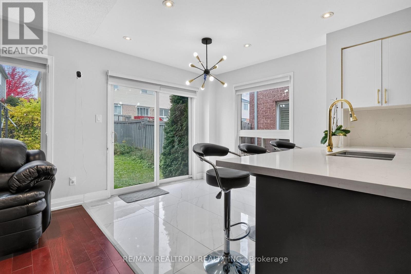 11 Middlecote Drive, Ajax, Ontario  L1T 0A4 - Photo 13 - E14128050