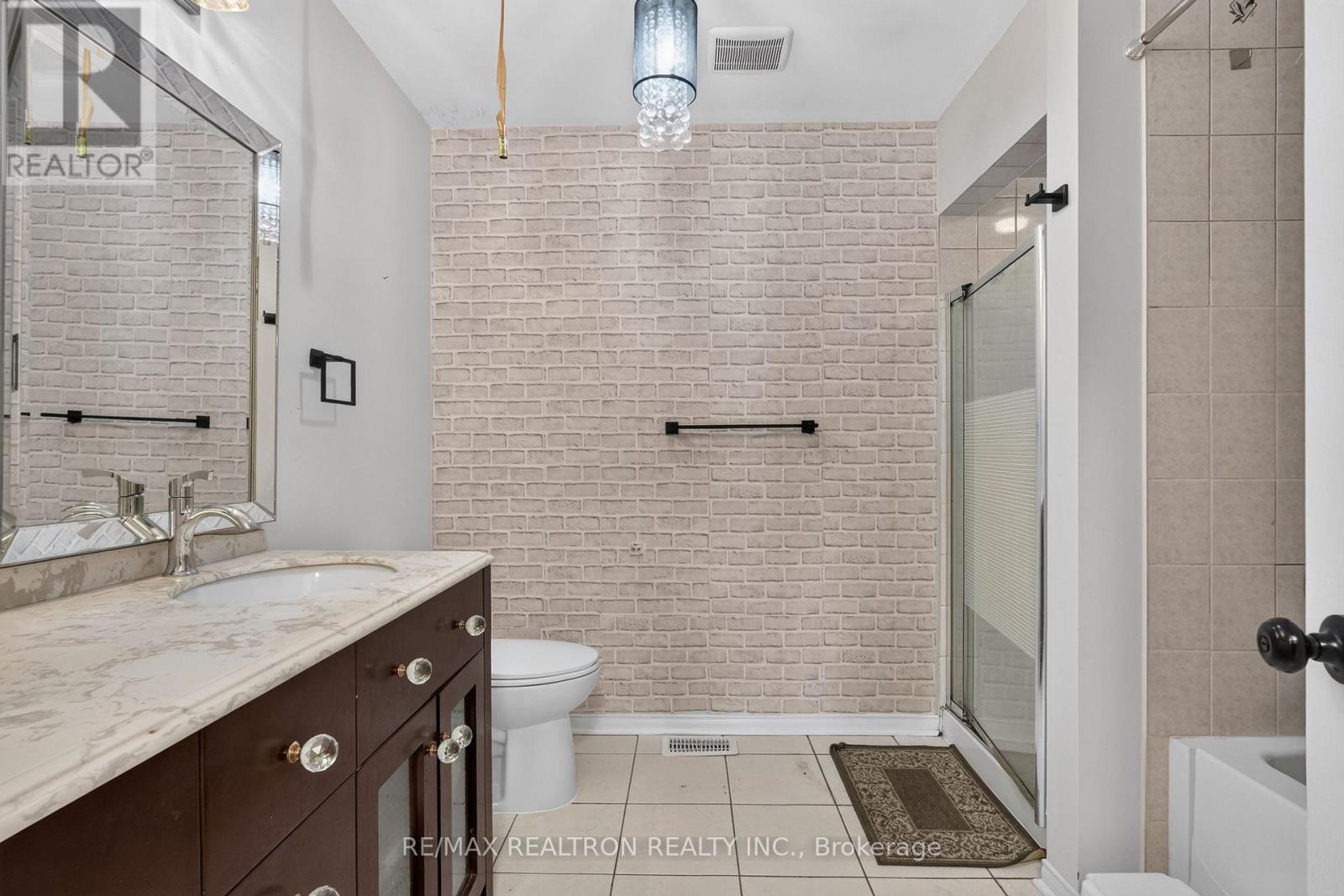 11 Middlecote Drive, Ajax, Ontario  L1T 0A4 - Photo 24 - E14128050