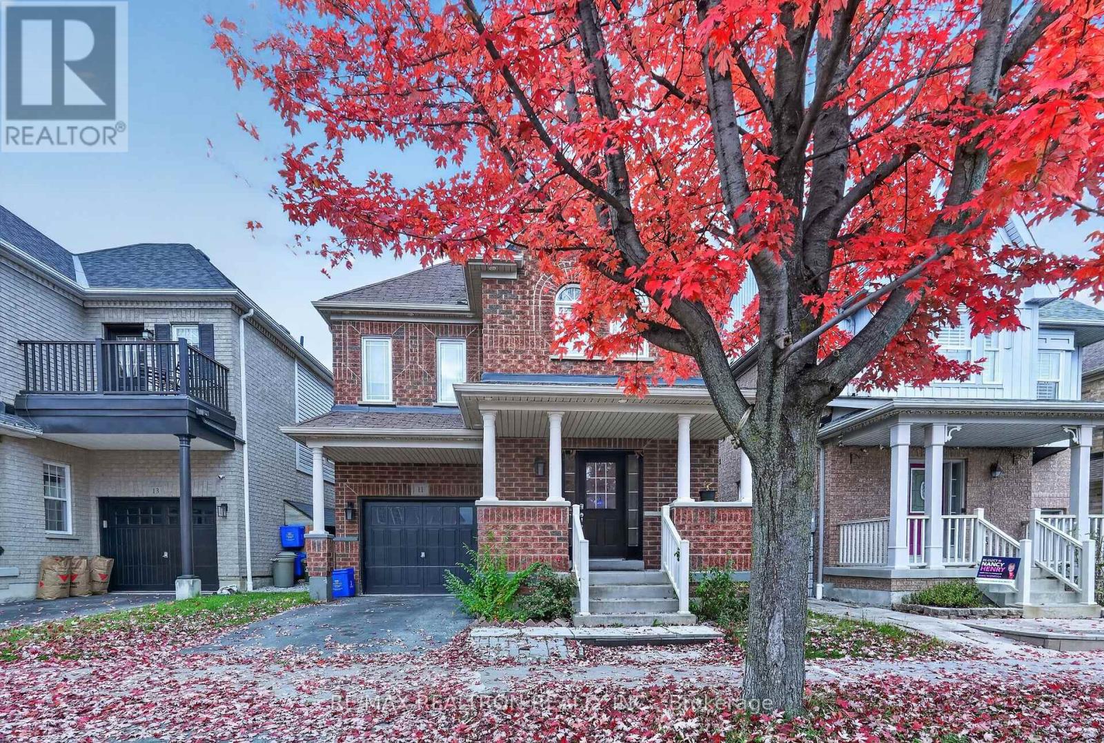 11 Middlecote Drive, Ajax, Ontario  L1T 0A4 - Photo 3 - E14128050
