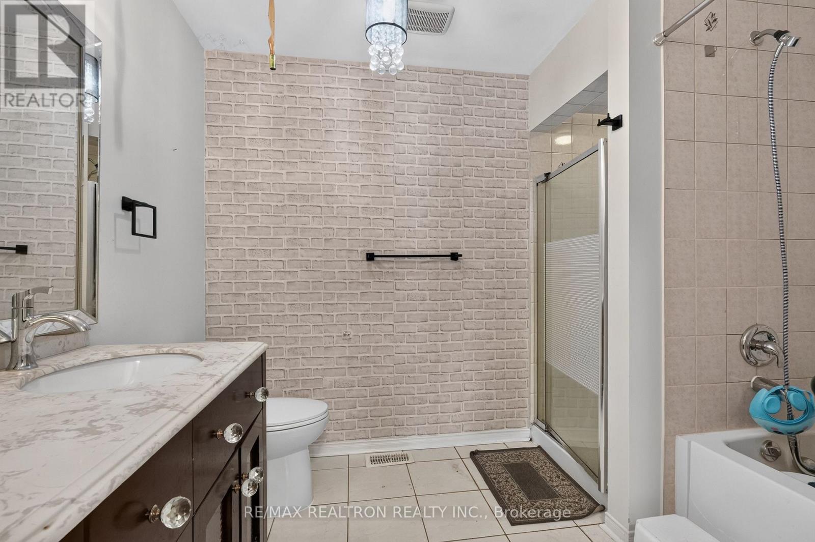 11 Middlecote Drive, Ajax, Ontario  L1T 0A4 - Photo 21 - E14128050