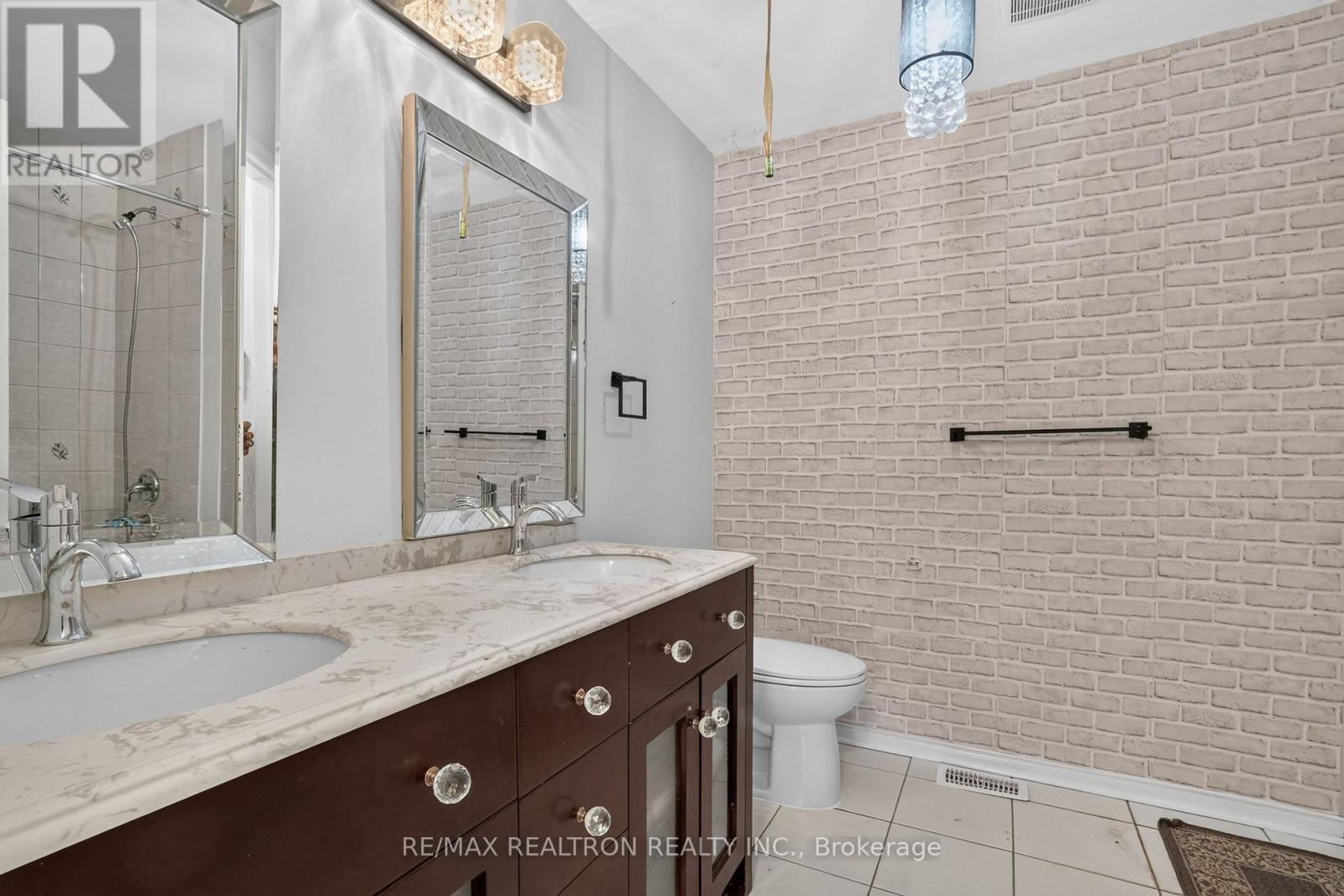 11 Middlecote Drive, Ajax, Ontario  L1T 0A4 - Photo 22 - E14128050