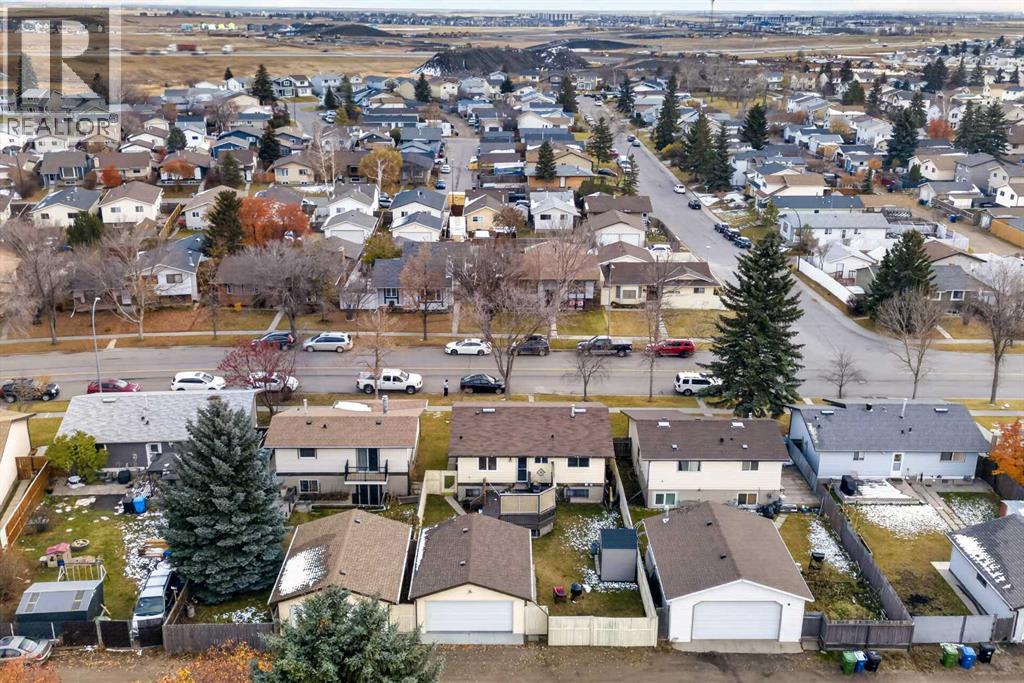 1051 Abbeydale Drive NE