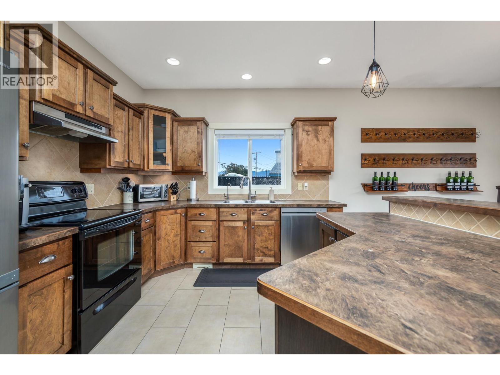 6665 Tronson Road, Vernon, British Columbia  V1T 4Y8 - Photo 8 - 10404601