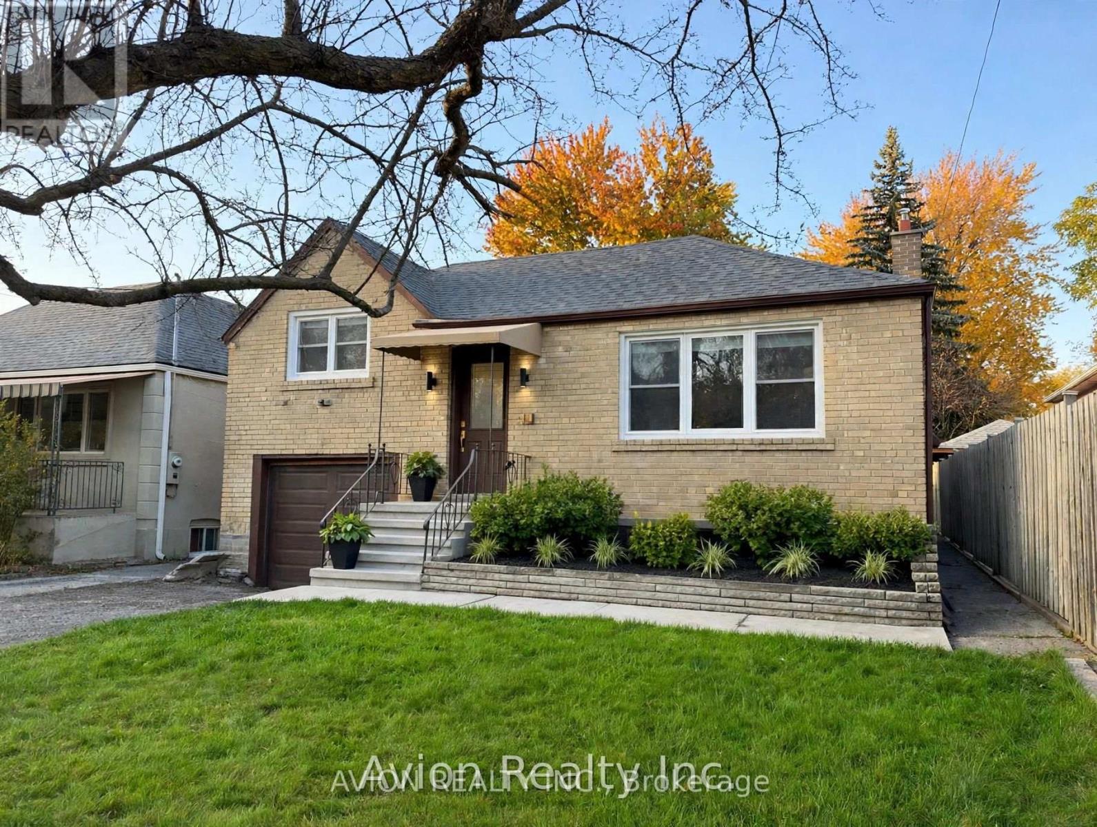 58 ABITIBI AVENUE, toronto (newtonbrook east), Ontario