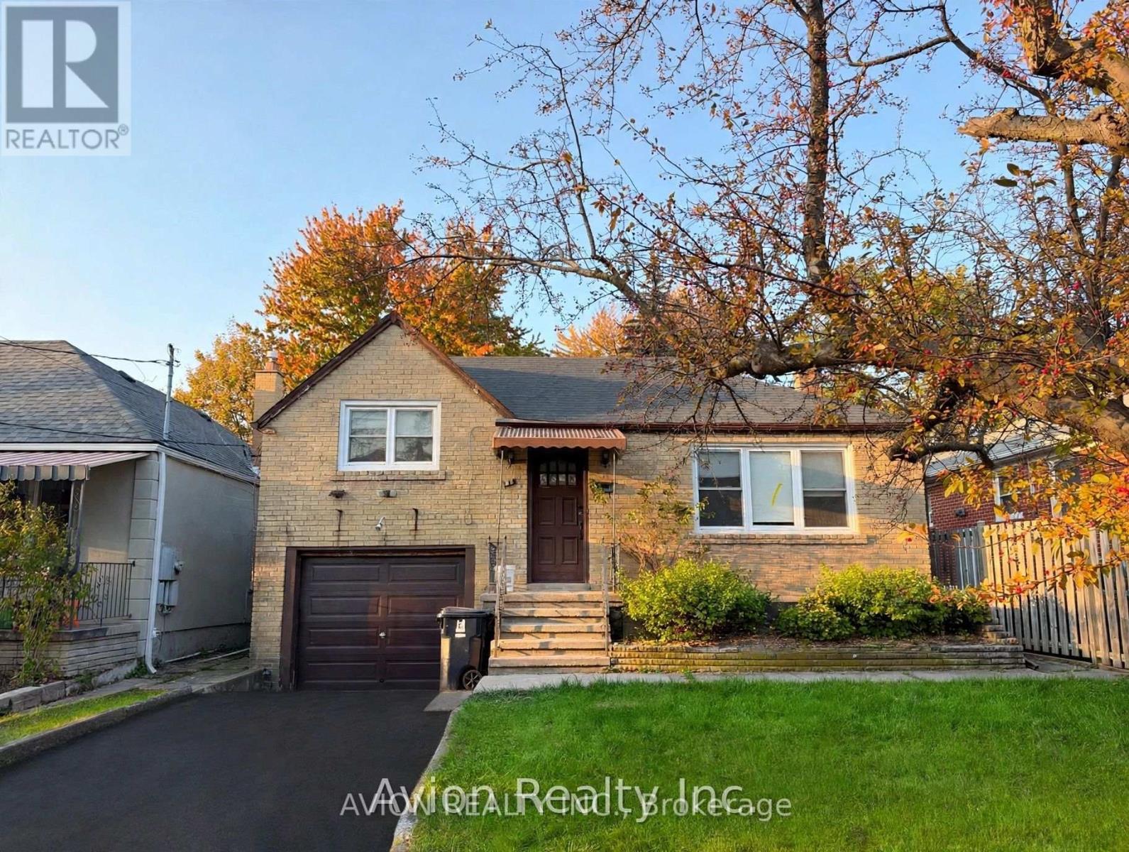 58 Abitibi Avenue, Toronto (Newtonbrook East), Ontario  M2M 2V4 - Photo 2 - C14128352
