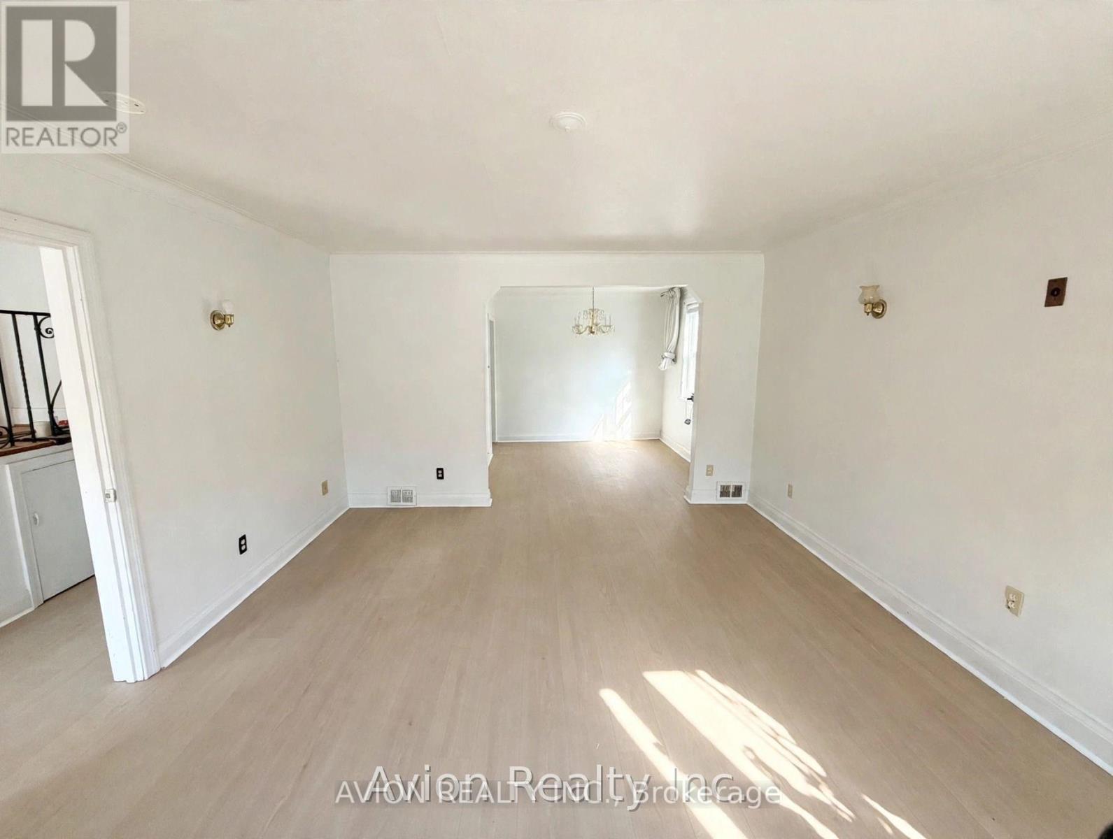 58 Abitibi Avenue, Toronto (Newtonbrook East), Ontario  M2M 2V4 - Photo 4 - C14128352