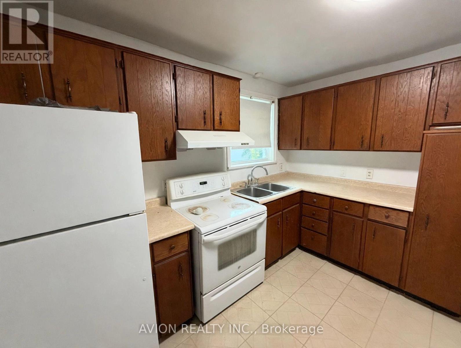 58 Abitibi Avenue, Toronto (Newtonbrook East), Ontario  M2M 2V4 - Photo 9 - C14128352