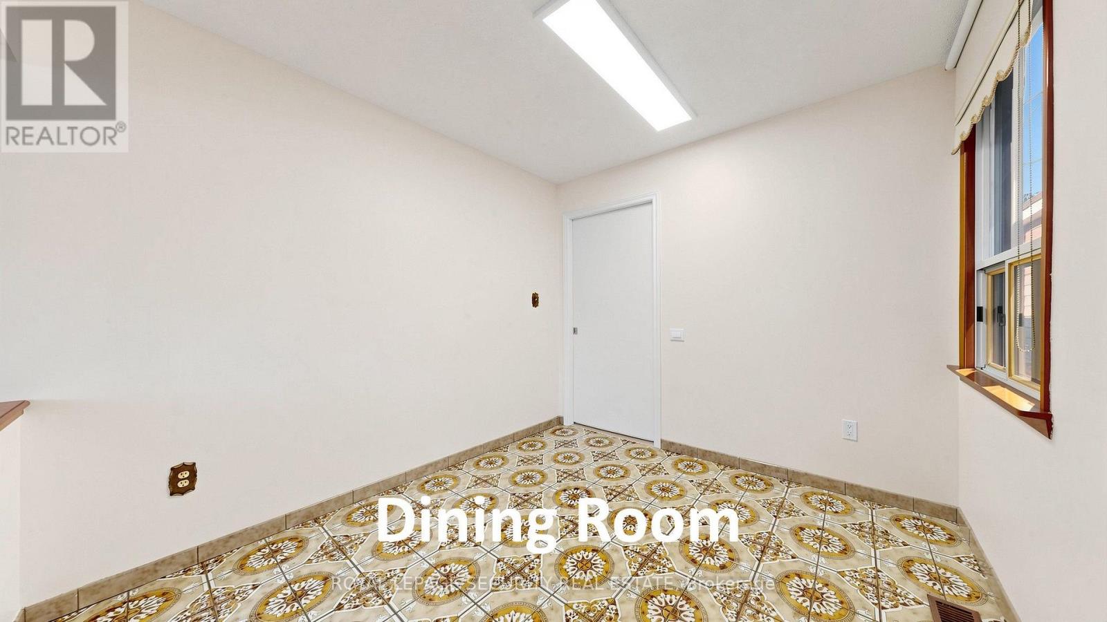 170 Robina Avenue, Toronto, Ontario  M6C 3Y7 - Photo 13 - C14128498