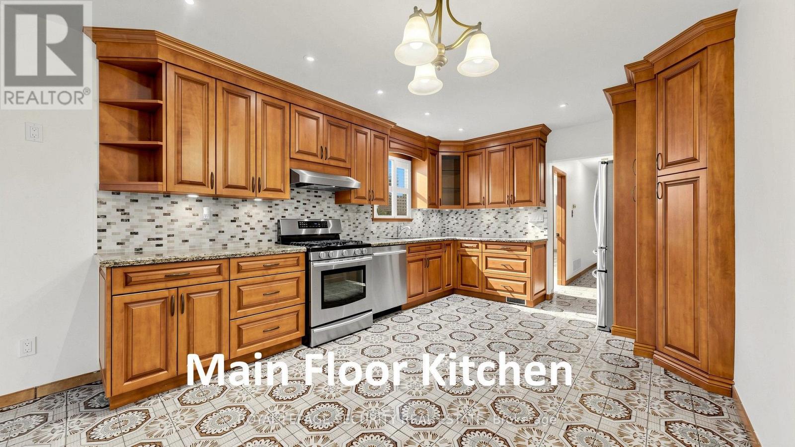 170 Robina Avenue, Toronto, Ontario  M6C 3Y7 - Photo 15 - C14128498