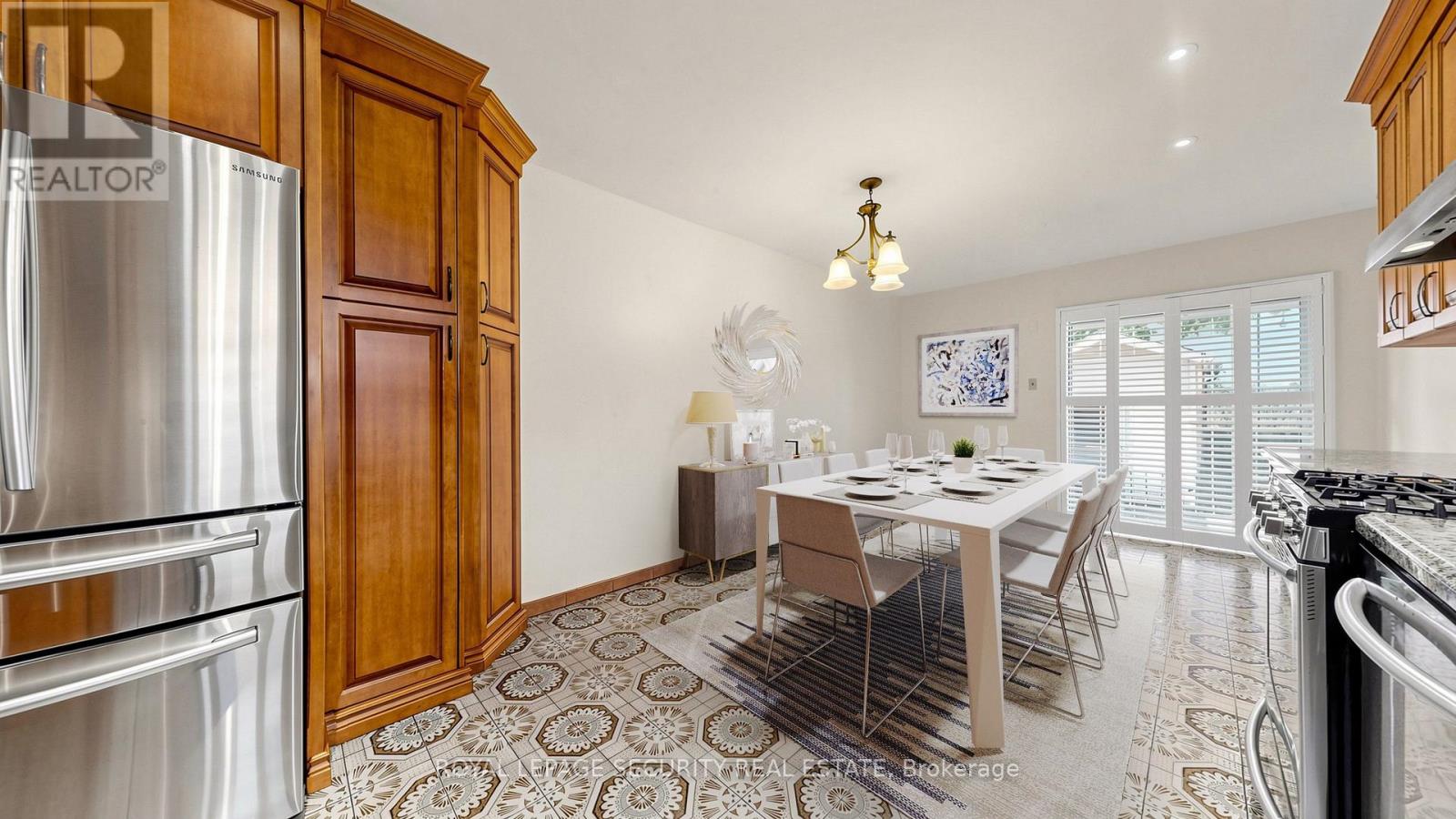 170 Robina Avenue, Toronto, Ontario  M6C 3Y7 - Photo 17 - C14128498