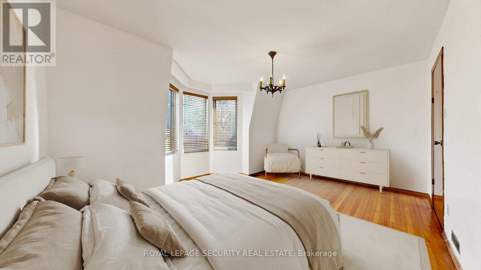 170 Robina Avenue, Toronto, Ontario  M6C 3Y7 - Photo 24 - C14128498