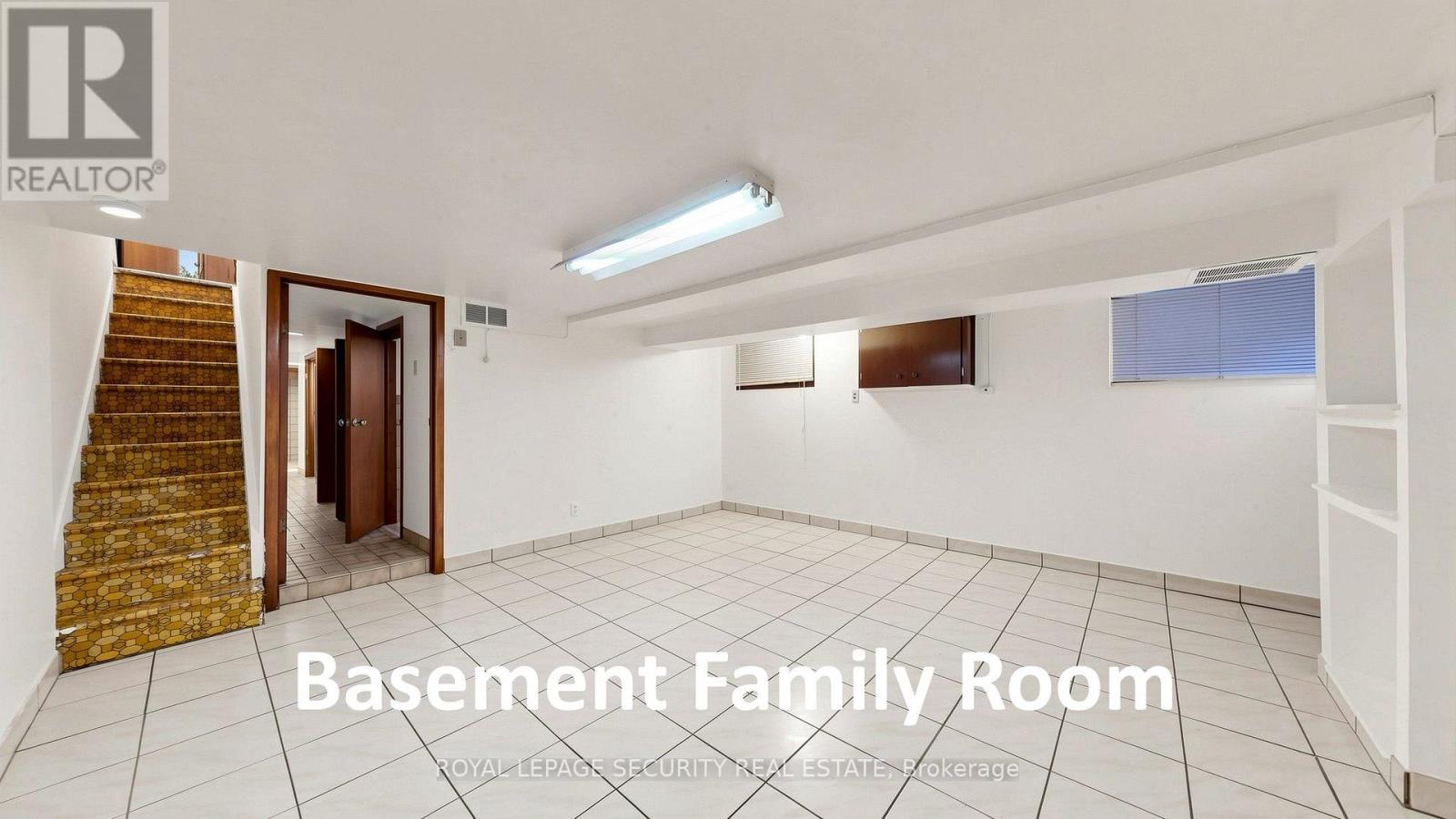 170 Robina Avenue, Toronto, Ontario  M6C 3Y7 - Photo 30 - C14128498