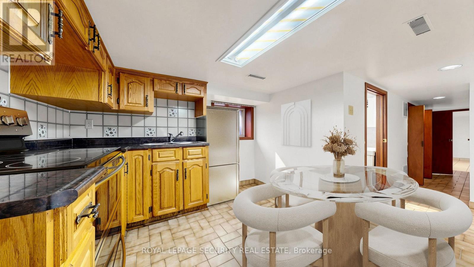 170 Robina Avenue, Toronto, Ontario  M6C 3Y7 - Photo 38 - C14128498