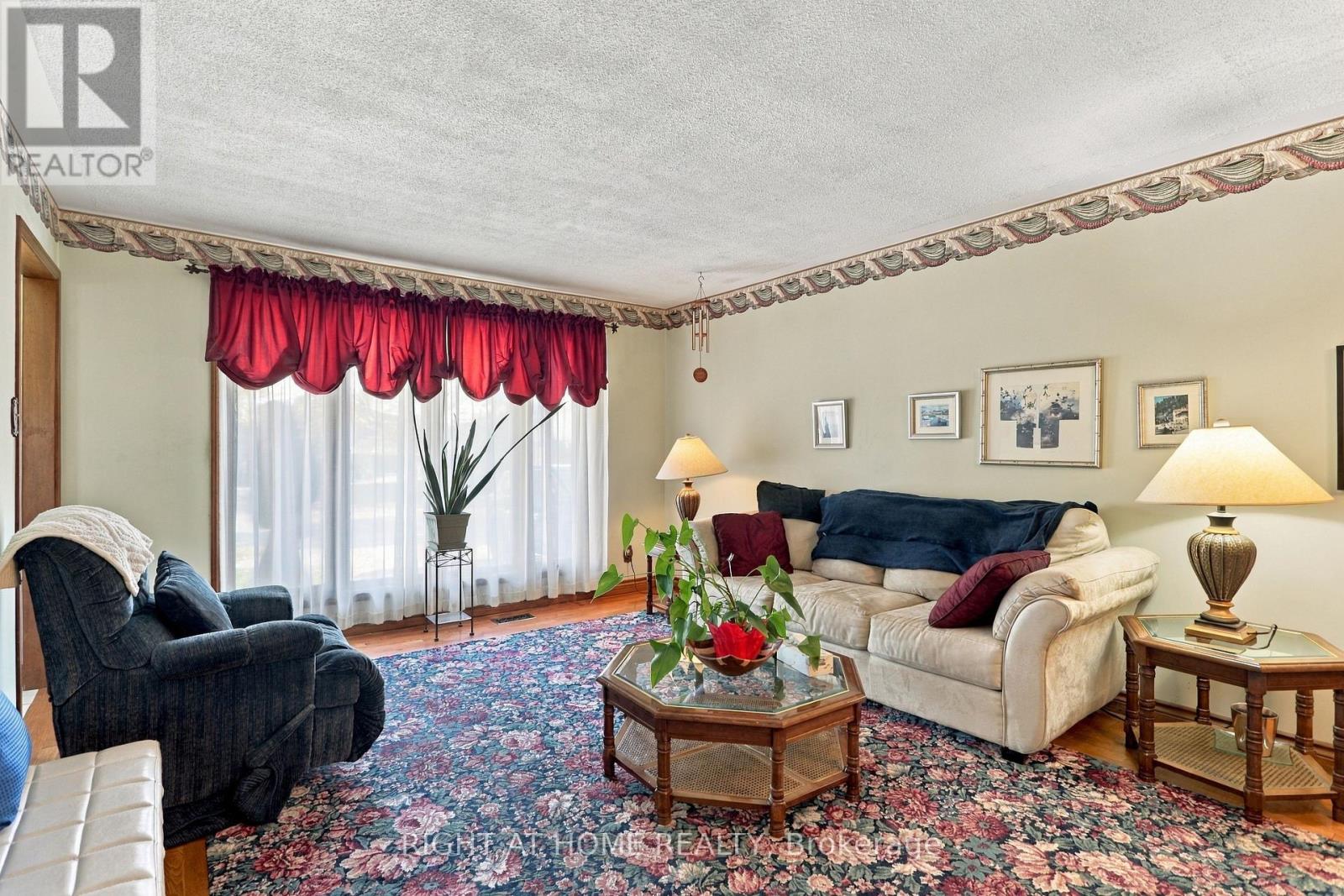 53 Lysanda Avenue, London South, Ontario  N5Z 4L1 - Photo 6 - X14128358