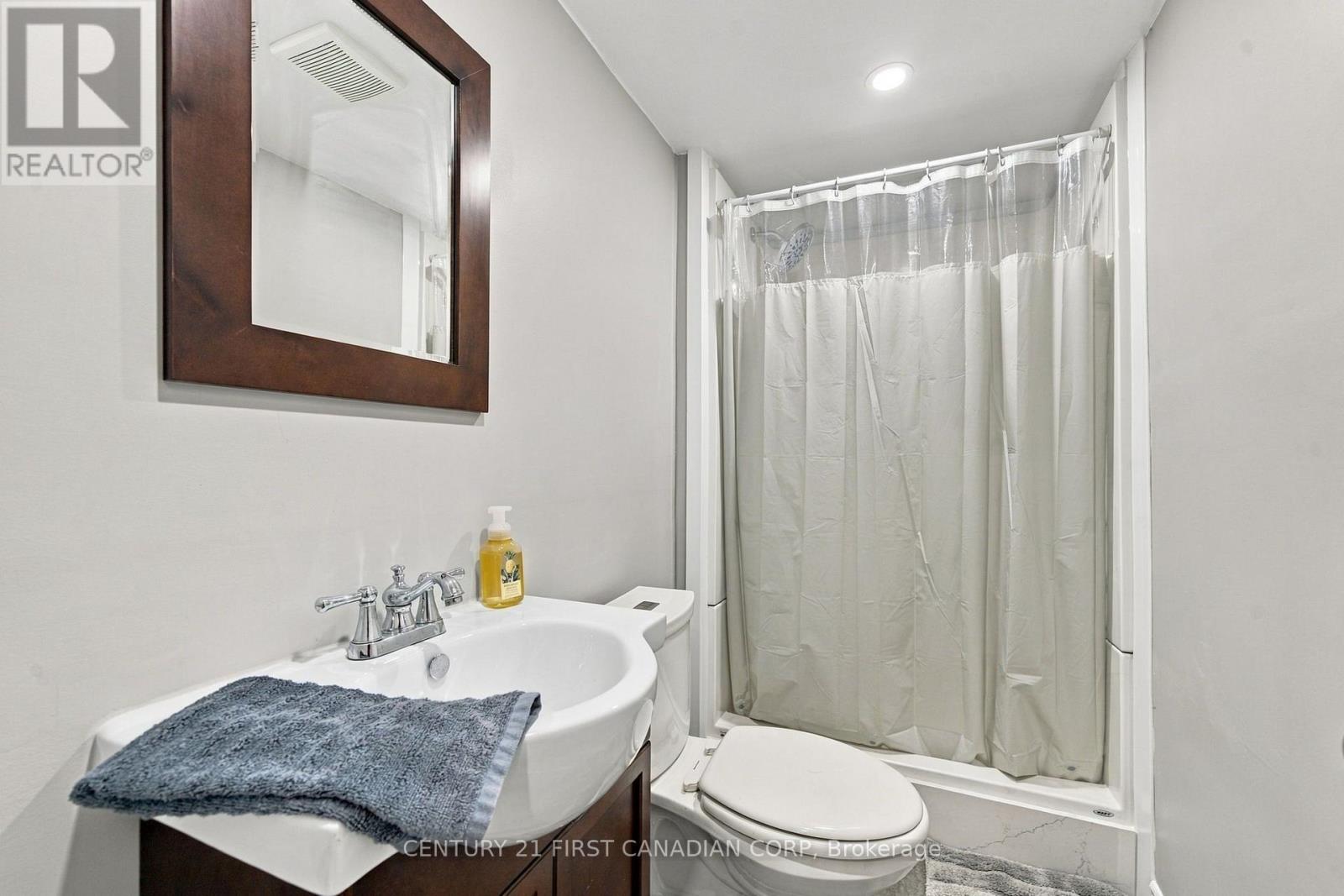 32 Brennan Drive, Strathroy-Caradoc, Ontario  N7G 3S3 - Photo 16 - X14128406