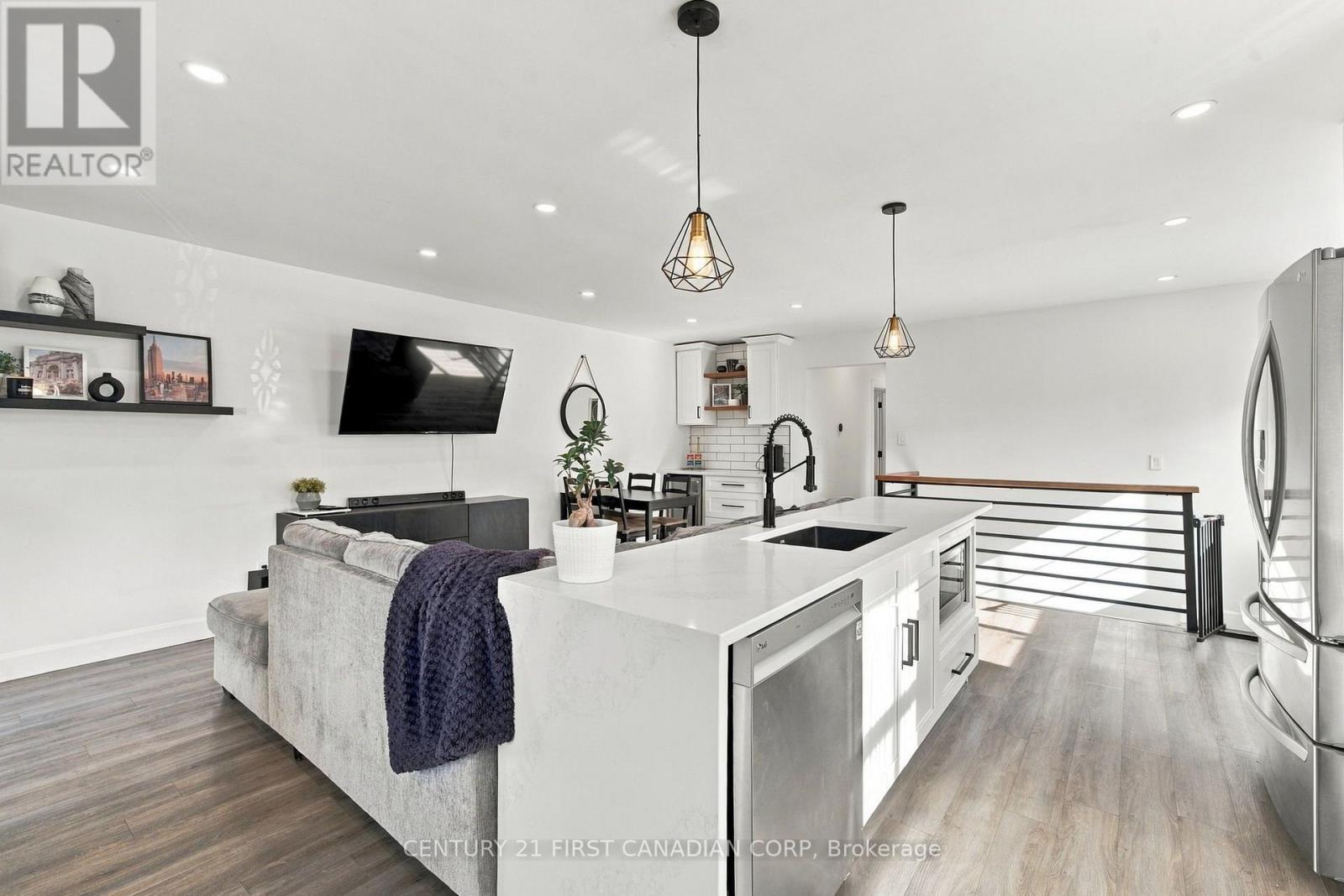 32 Brennan Drive, Strathroy-Caradoc, Ontario  N7G 3S3 - Photo 6 - X14128406