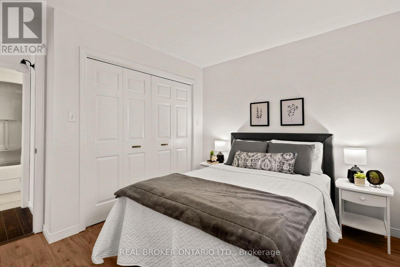 2 Leach Street, Orillia, Ontario L3V 5N7 - Photo 17 - S14128350