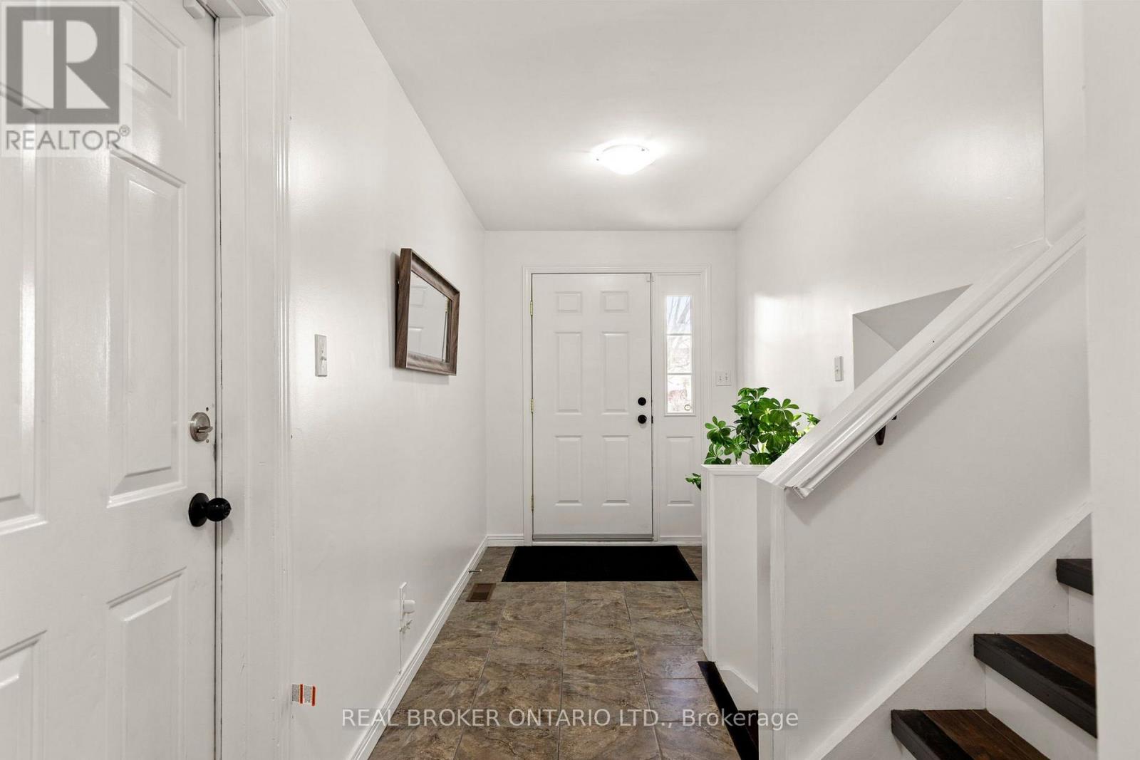 2 Leach Street, Orillia, Ontario L3V 5N7 - Photo 19 - S14128350