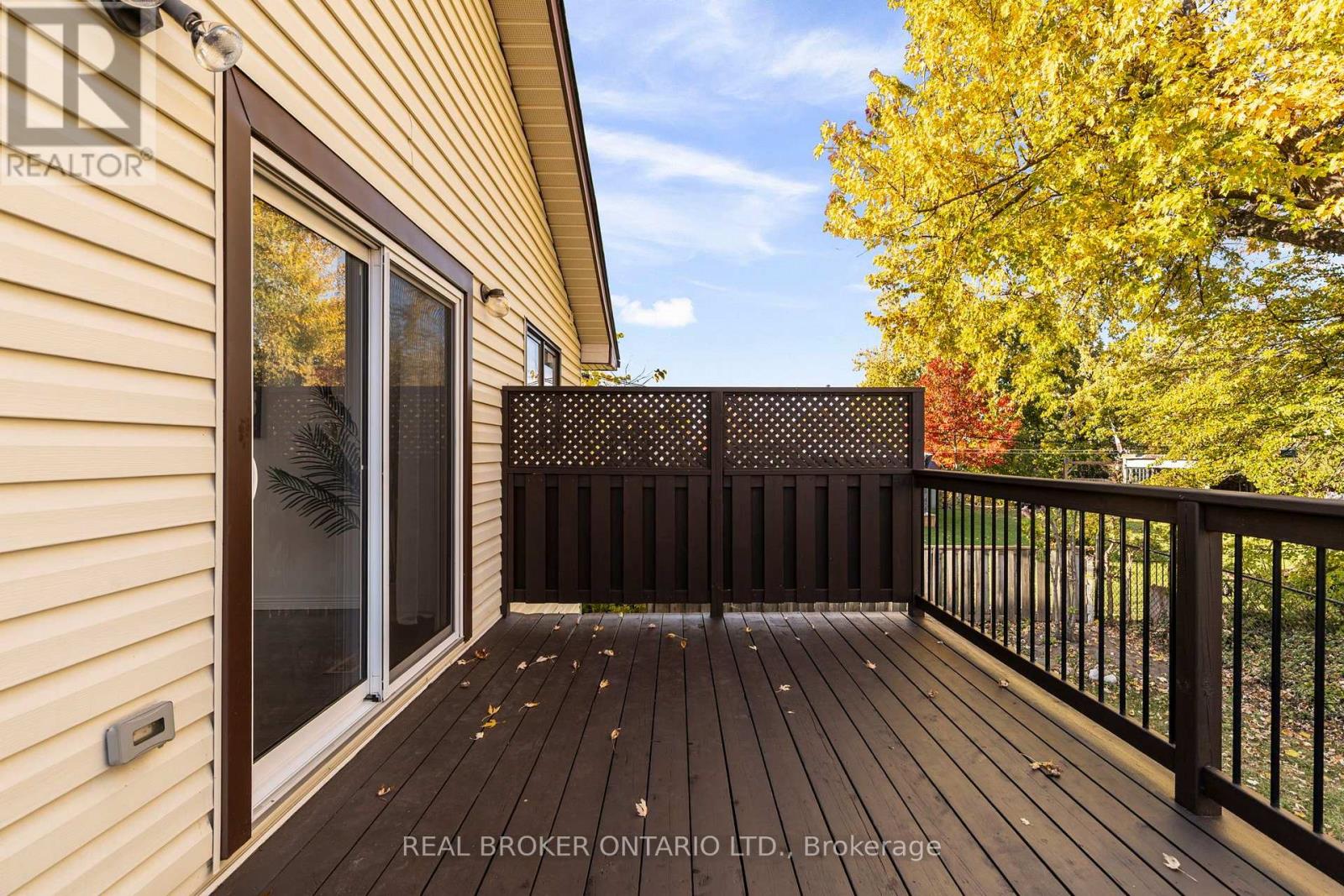 2 Leach Street, Orillia, Ontario L3V 5N7 - Photo 33 - S14128350