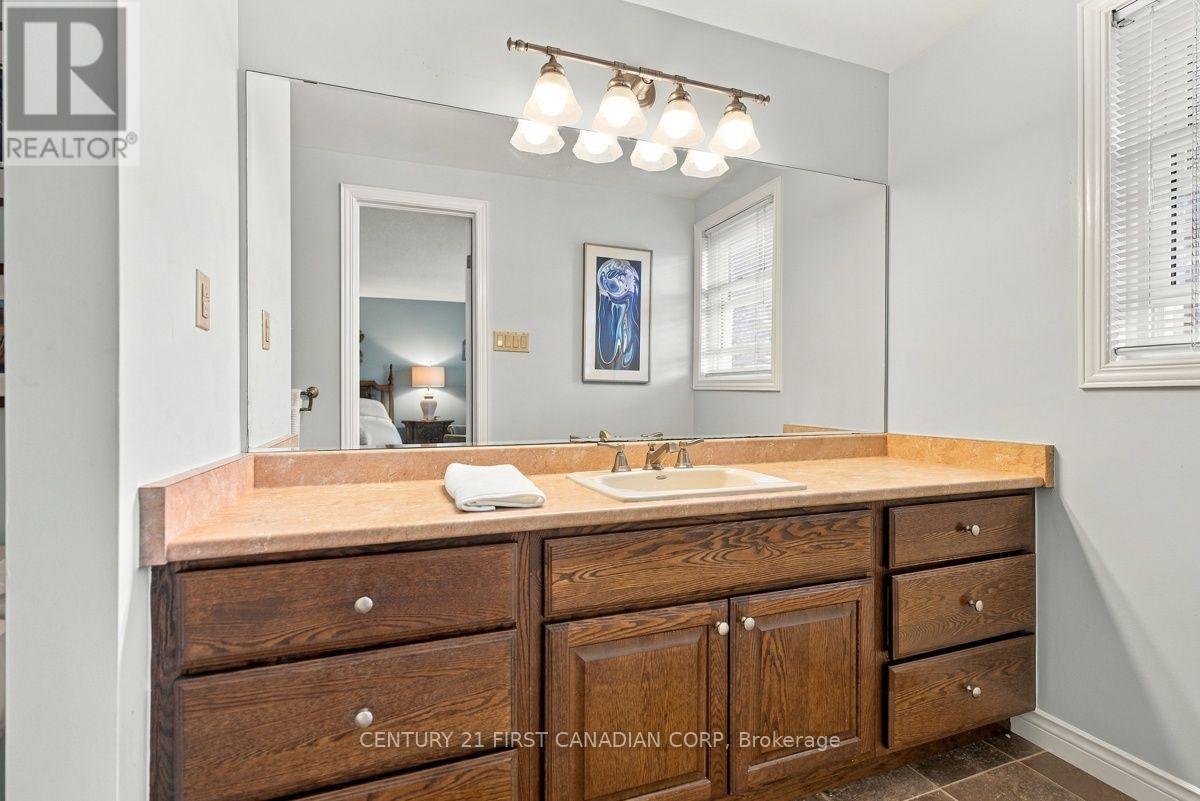 36 Fourwinds Road, London South, Ontario  N6K 3L2 - Photo 28 - X14128020