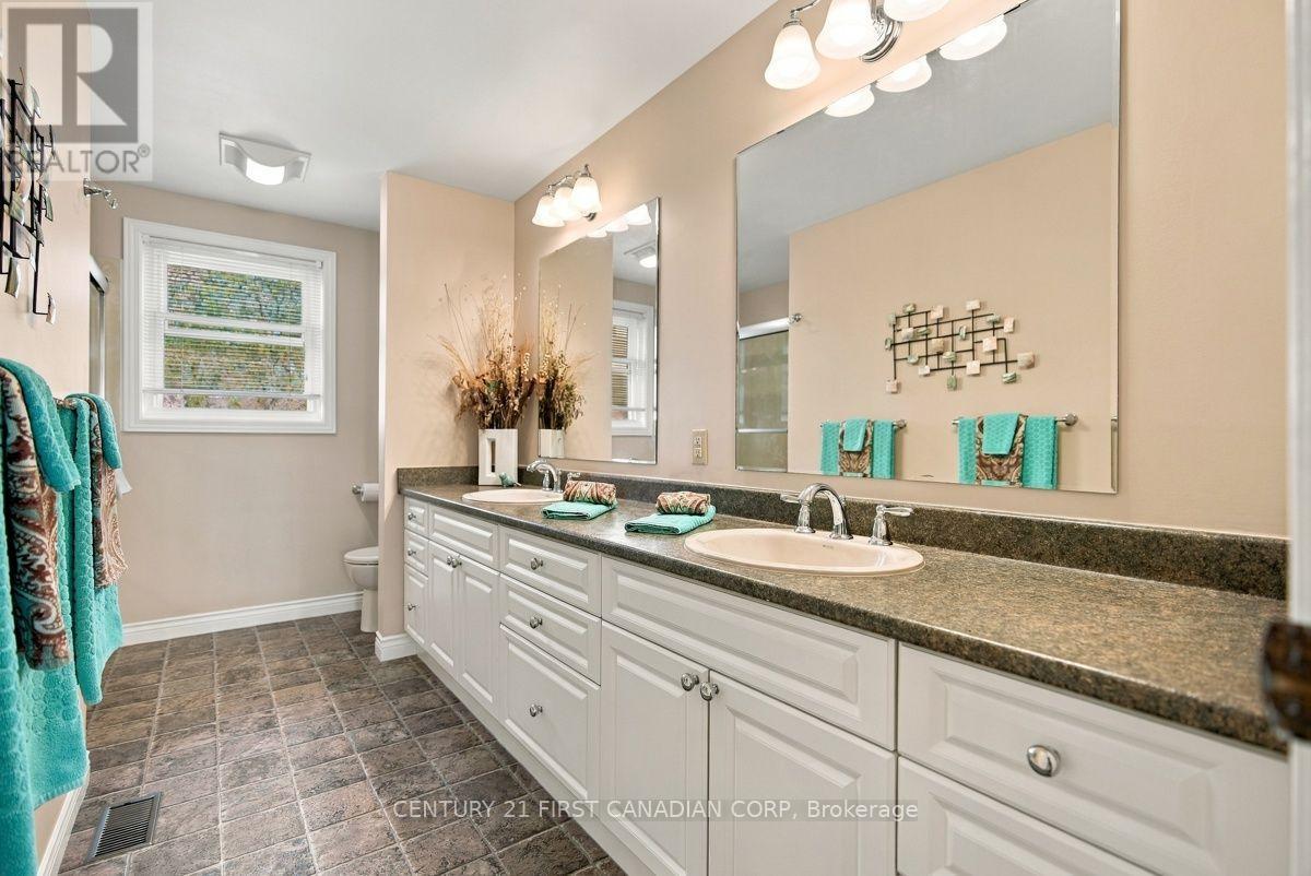 36 Fourwinds Road, London South, Ontario  N6K 3L2 - Photo 33 - X14128020