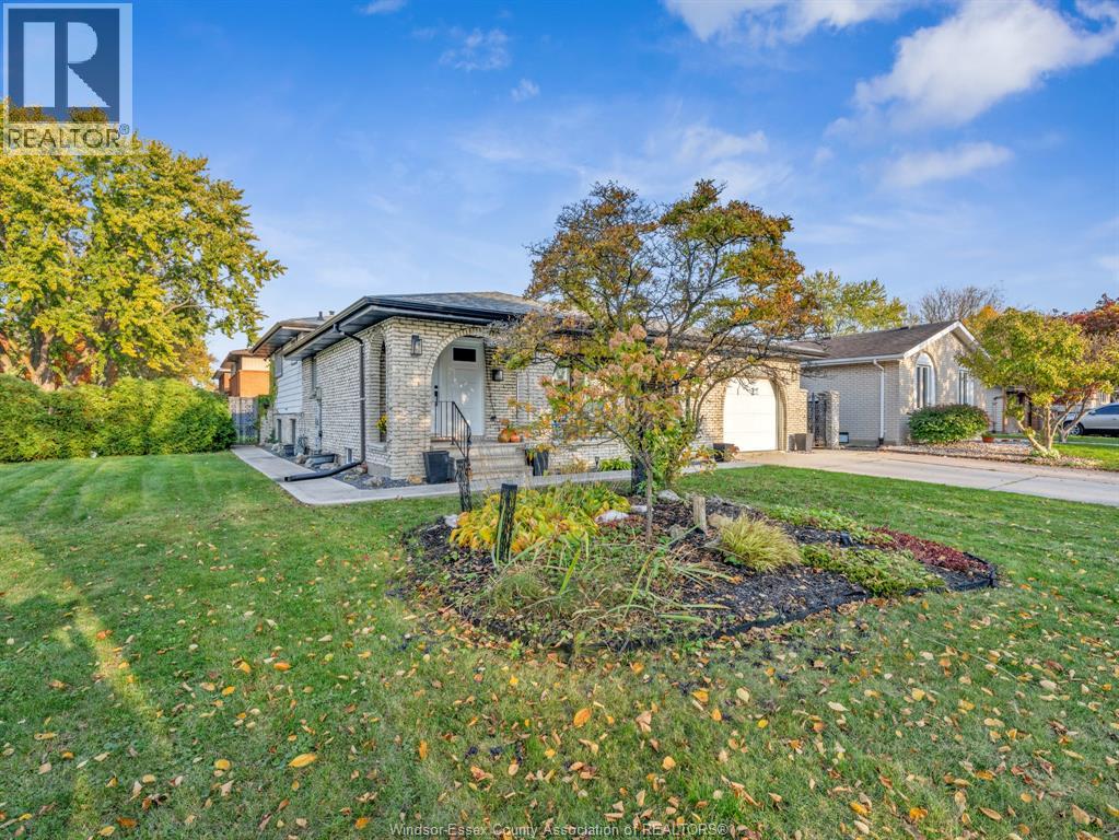 2966 Regis Avenue, Windsor, Ontario  N8R 1S5 - Photo 3 - 26026406