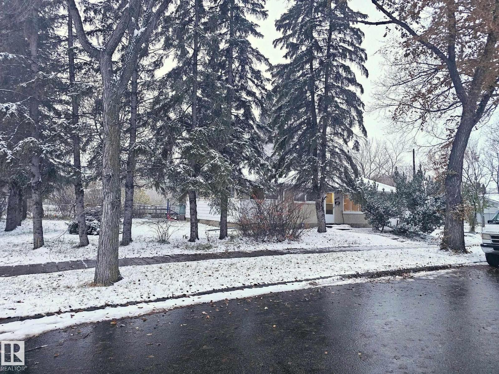 12904 115 St NW NW, Edmonton, Alberta  T5E 5G1 - Photo 3 - E4514639