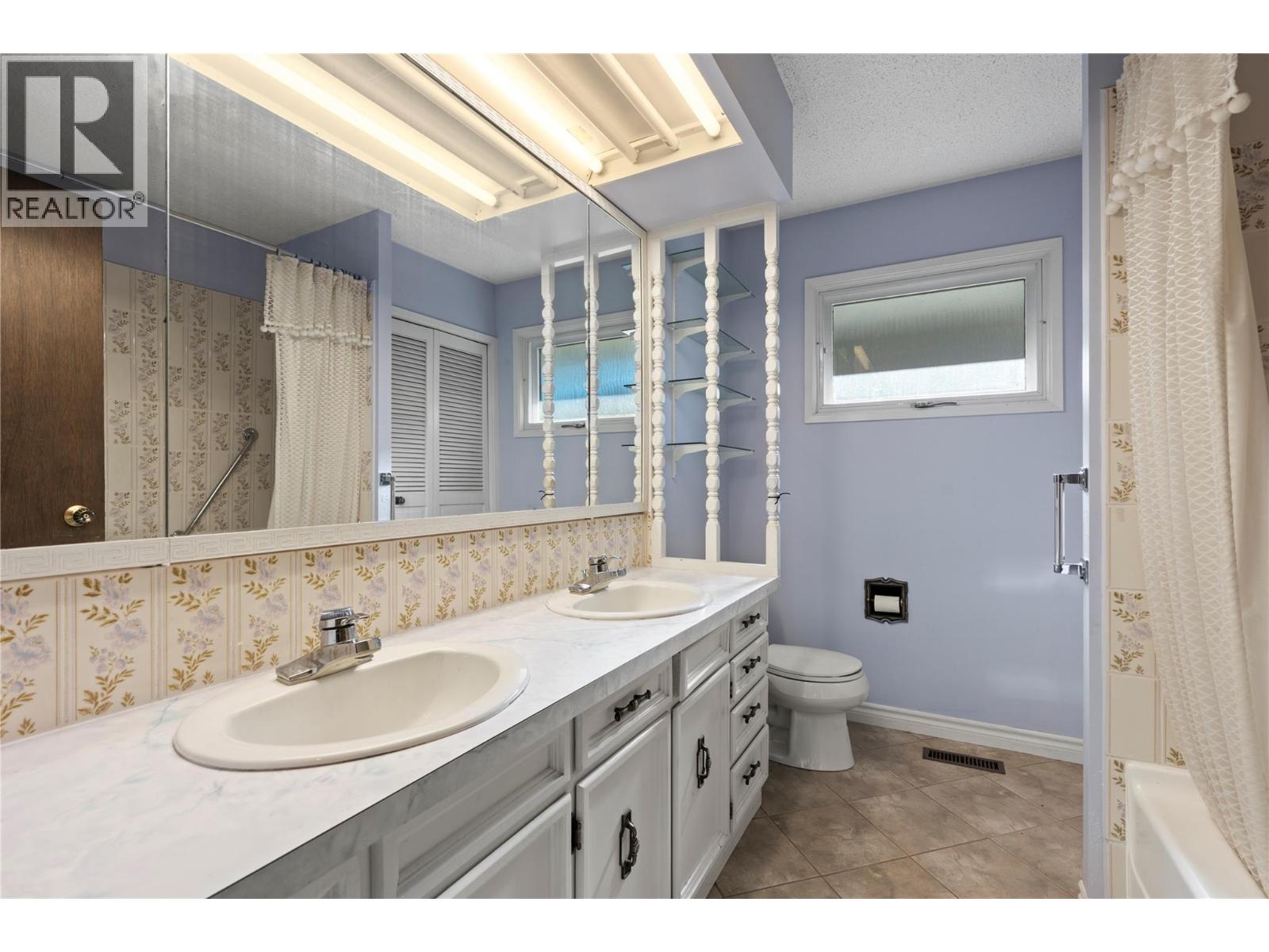 6709 Cosens Bay Road, Coldstream, British Columbia  V1B 1N7 - Photo 23 - 10400706