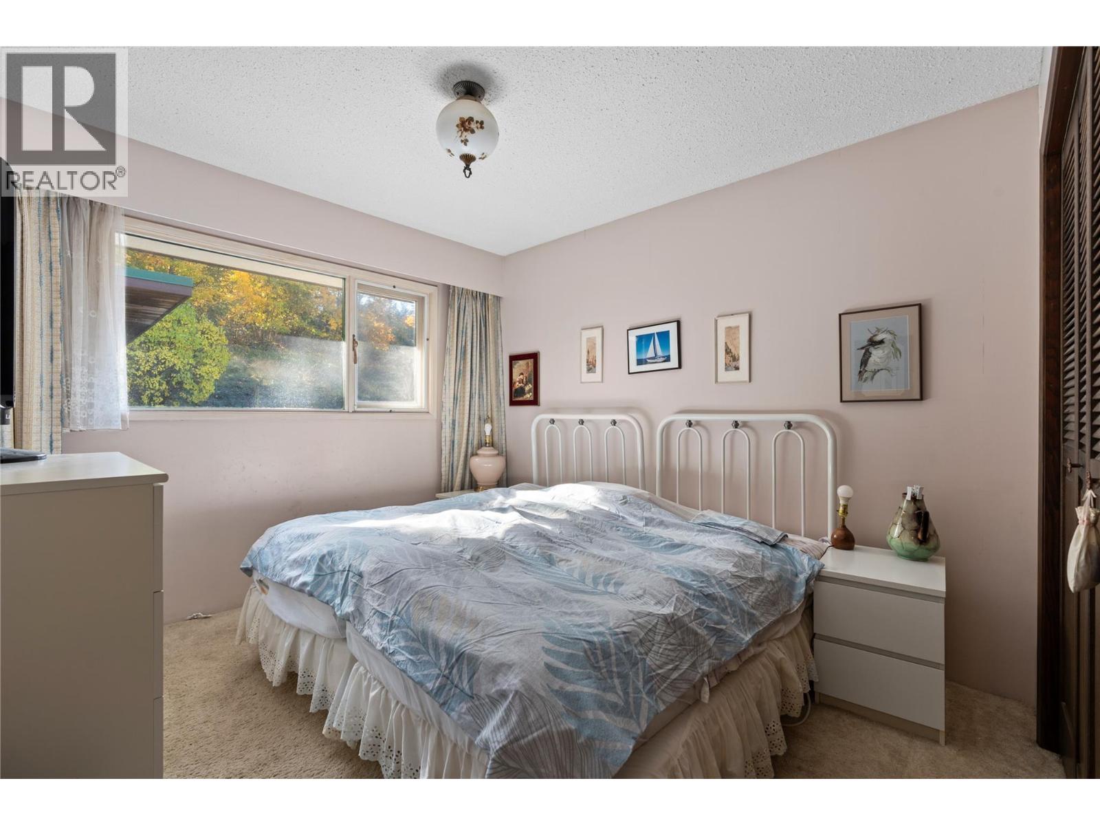 6709 Cosens Bay Road, Coldstream, British Columbia  V1B 1N7 - Photo 24 - 10400706