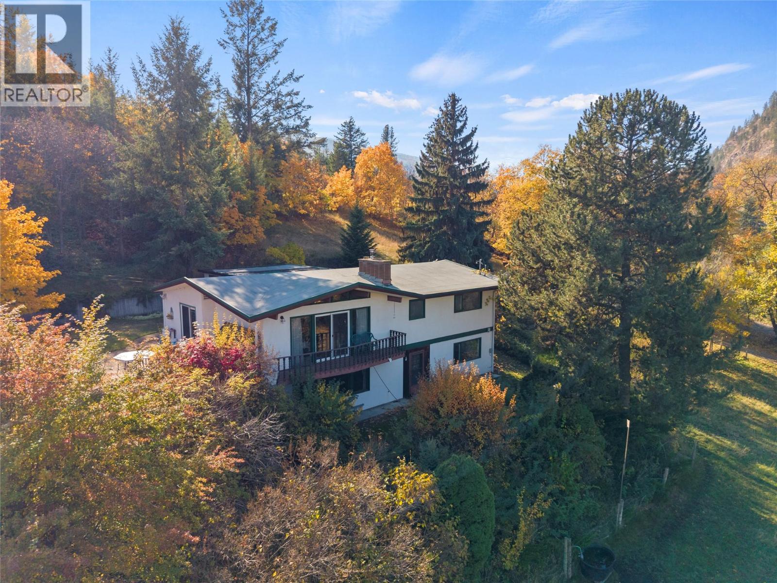 6709 Cosens Bay Road, Coldstream, British Columbia  V1B 1N7 - Photo 2 - 10400706