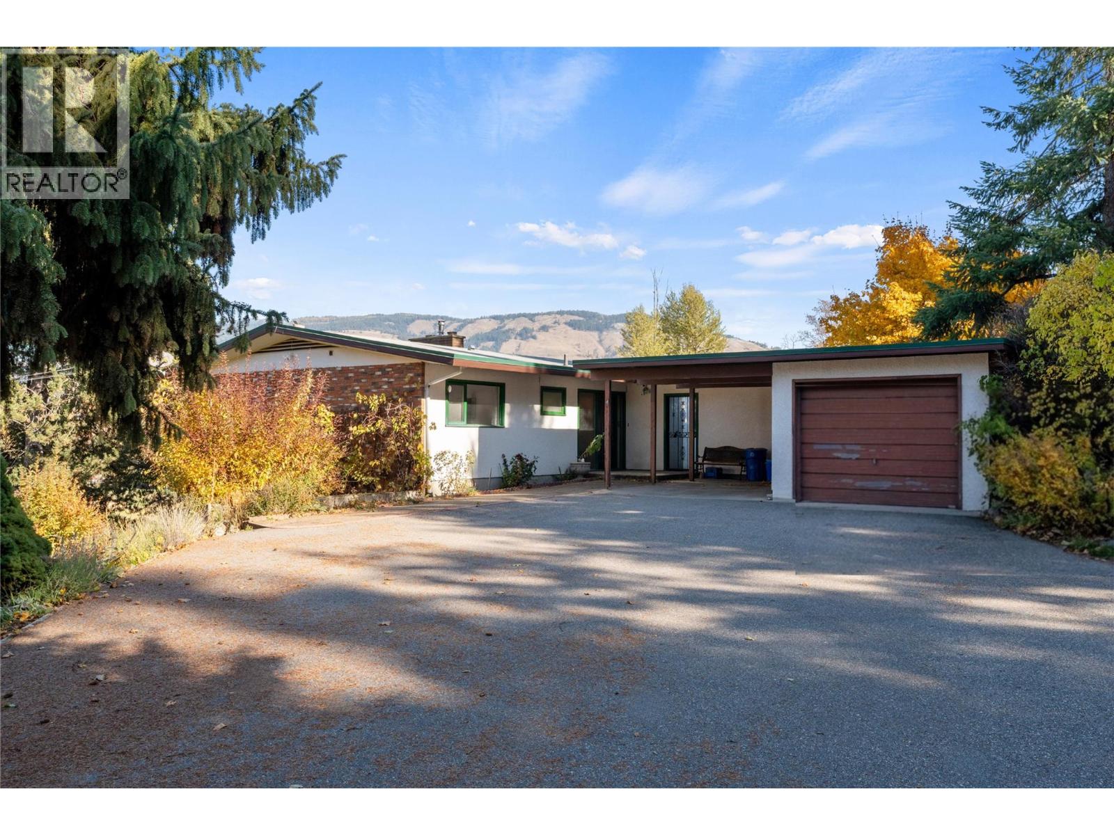 6709 Cosens Bay Road, Coldstream, British Columbia  V1B 1N7 - Photo 4 - 10400706