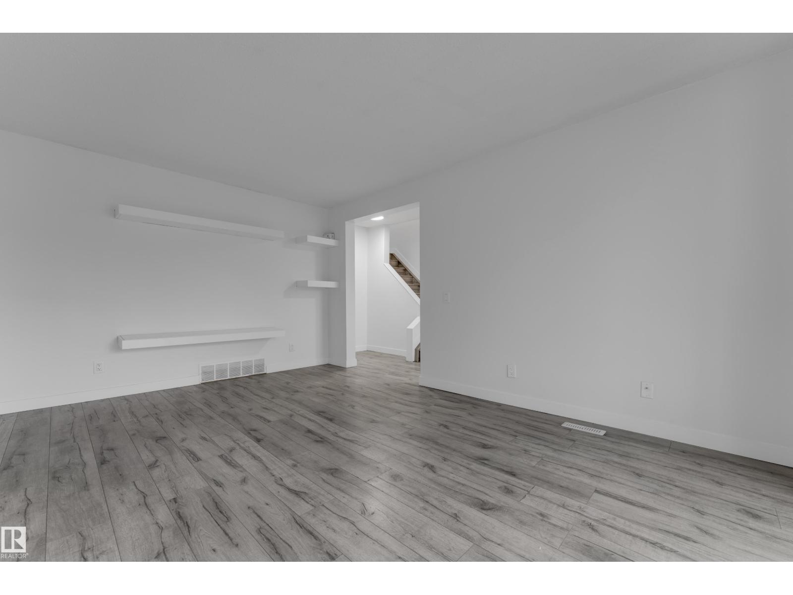 5405 39 Av NW, Edmonton, Alberta  T6L 1P3 - Photo 5 - E4514665