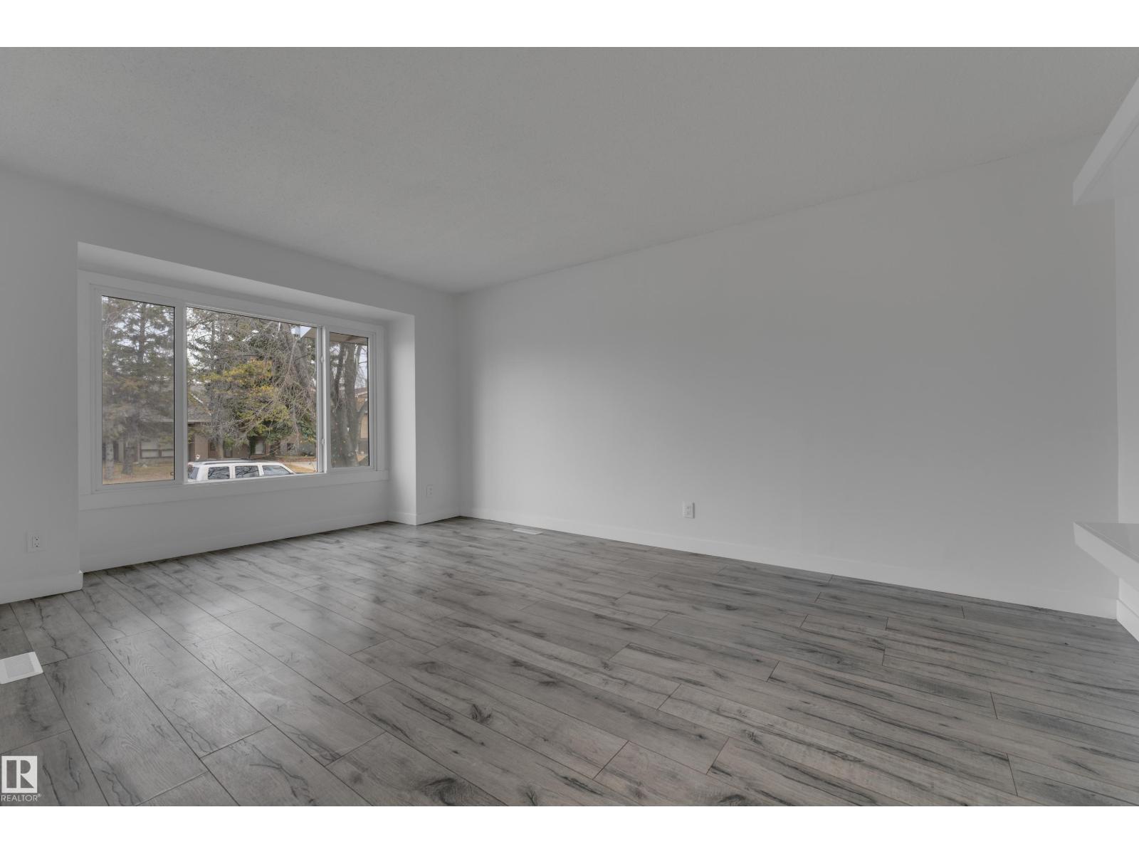 5405 39 Av NW, Edmonton, Alberta  T6L 1P3 - Photo 4 - E4514665
