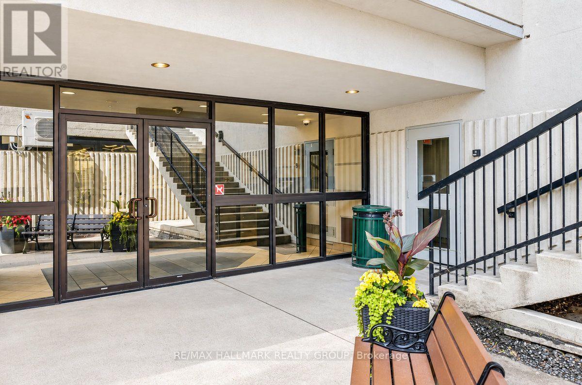 1908 - 158c Mcarthur Avenue, Ottawa, Ontario  K1K 1H8 - Photo 2 - X14128662