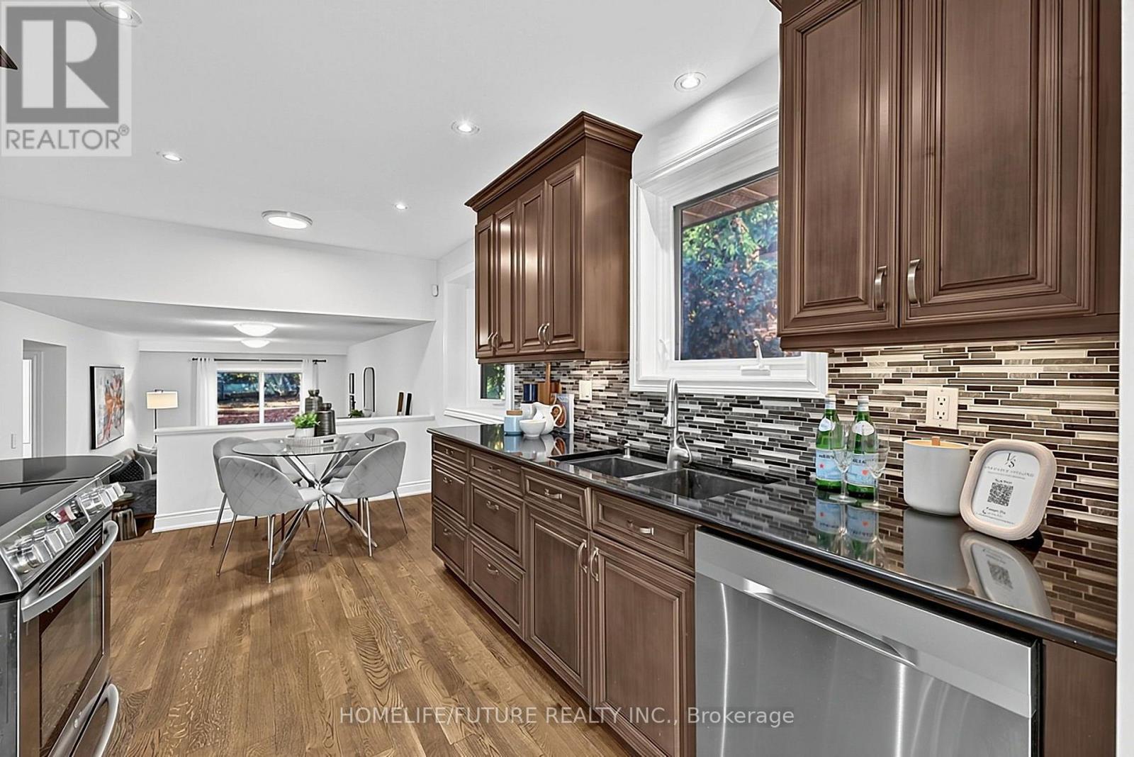 18 Ivan Road, Toronto, Ontario  M1C 1V2 - Photo 4 - E14111818