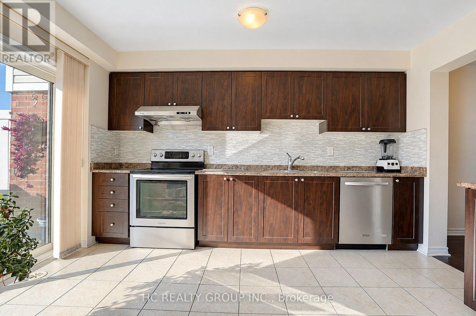 2456 William Jackson Drive, Pickering (Duffin Heights), Ontario  L1X 0C3 - Photo 4 - E14128702