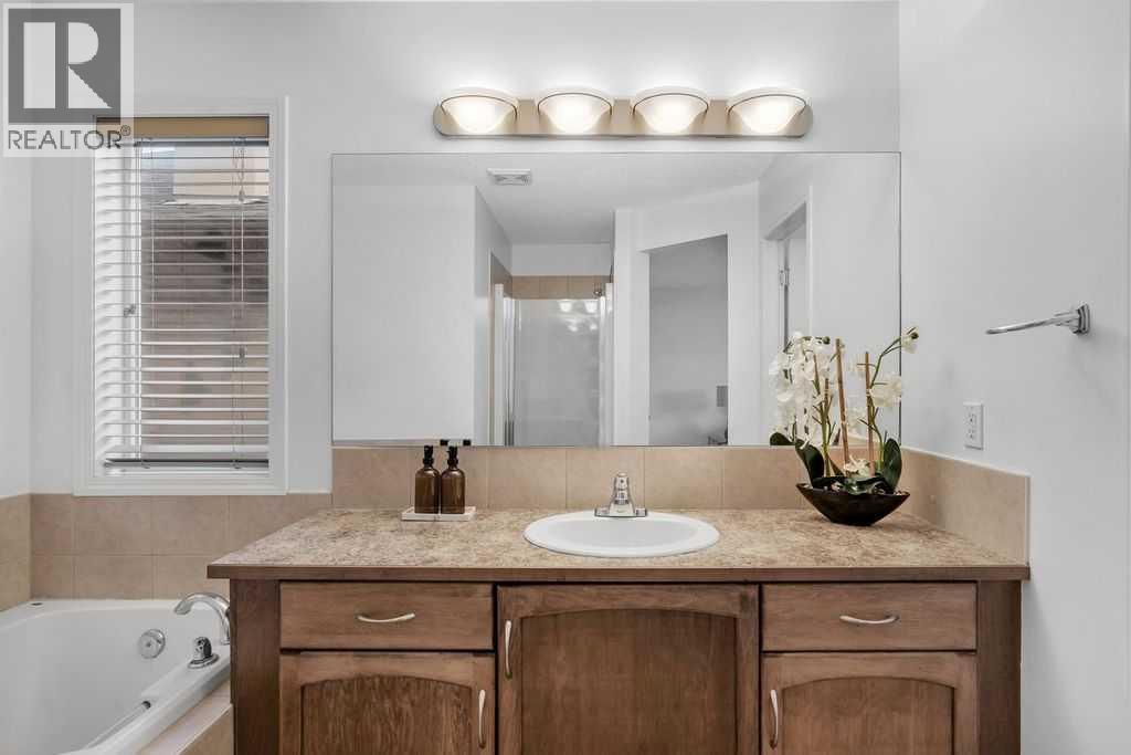 105 Saddlecrest Green NE, Calgary, Alberta  T3J 5N5 - Photo 26 - A2353661