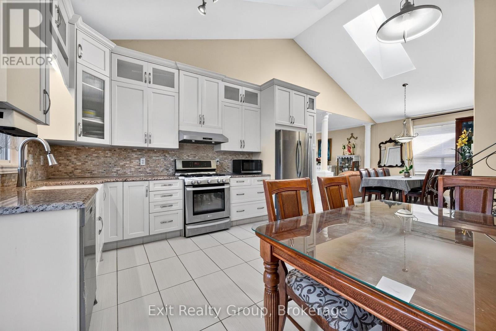 12 Huron Lane, Belleville (Belleville Ward), Ontario  K8N 5X5 - Photo 11 - X14127912