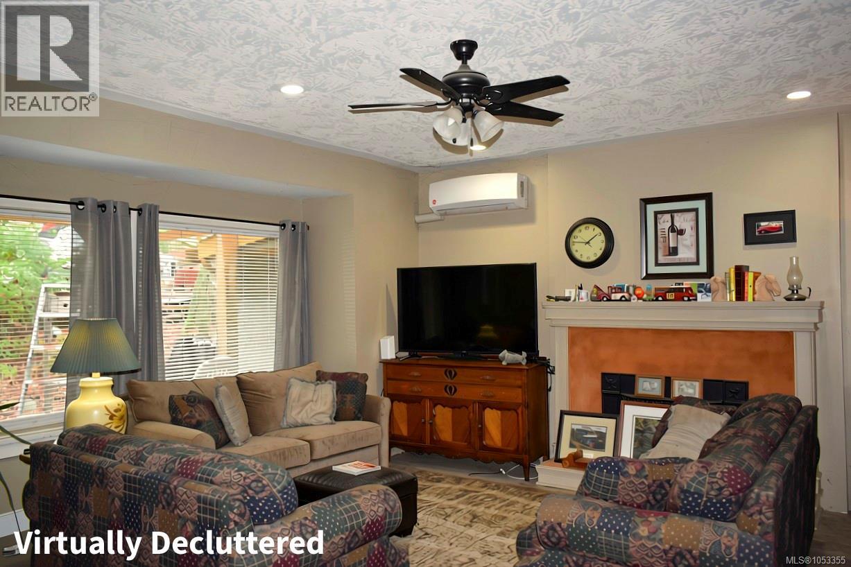1120 Maple Bay Rd