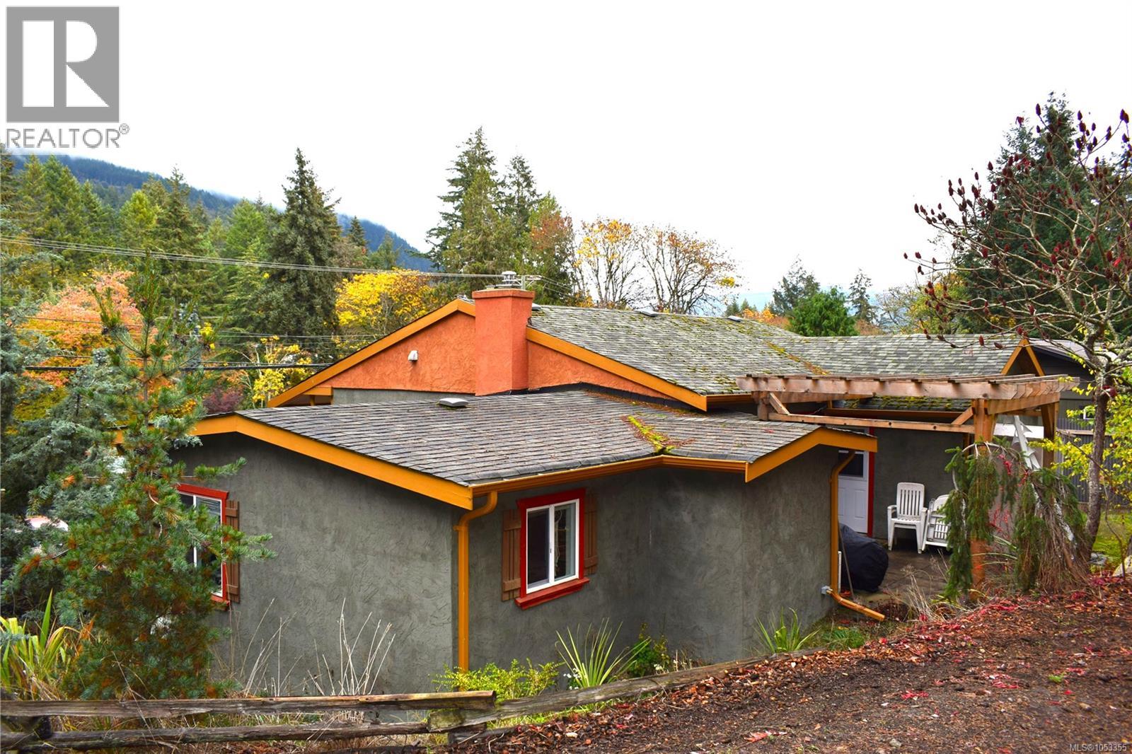 1120 Maple Bay Rd