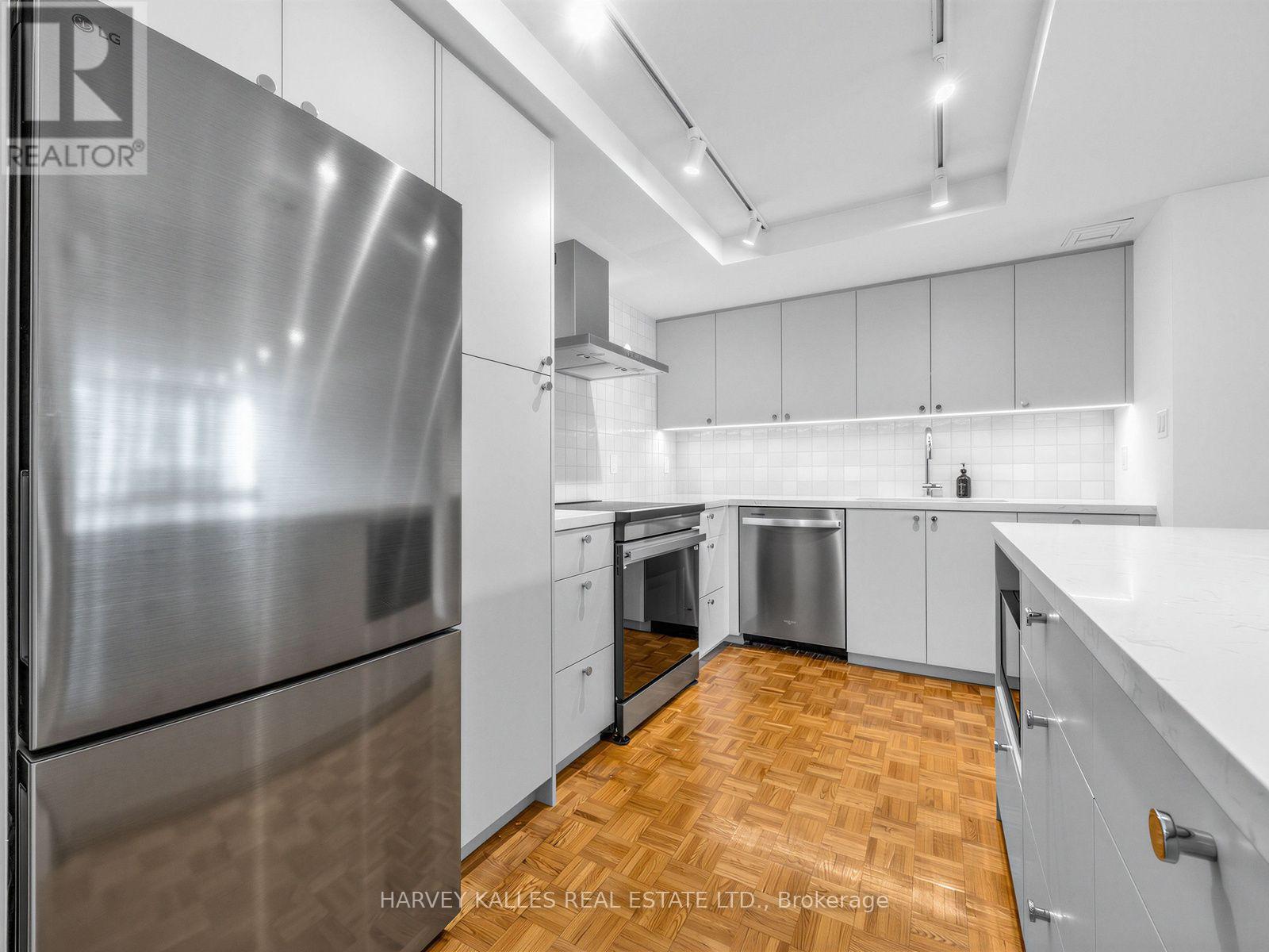 802 - 71 CHARLES STREET E, Toronto, Ontario