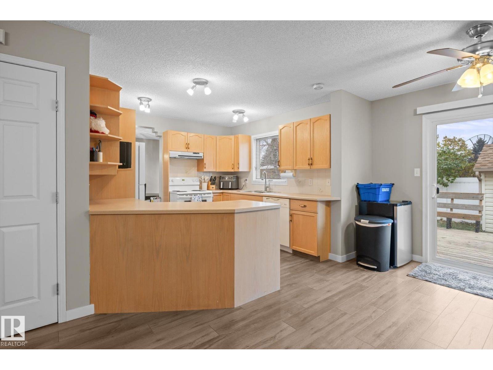 6178 157a Av NW, Edmonton, Alberta  T5Y 2P6 - Photo 10 - E4514679
