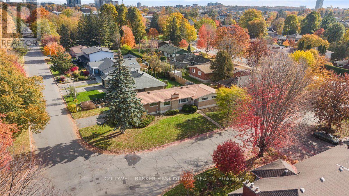 703 WINDERMERE AVENUE, Ottawa, Ontario