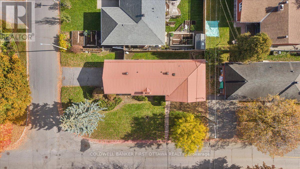 703 Windermere Avenue, Ottawa, Ontario  K2A 2X1 - Photo 2 - X14128908