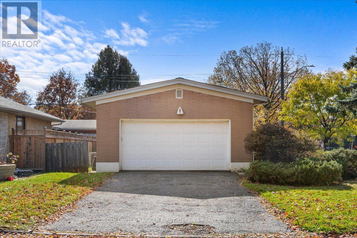 703 Windermere Avenue, Ottawa, Ontario  K2A 2X1 - Photo 4 - X14128908