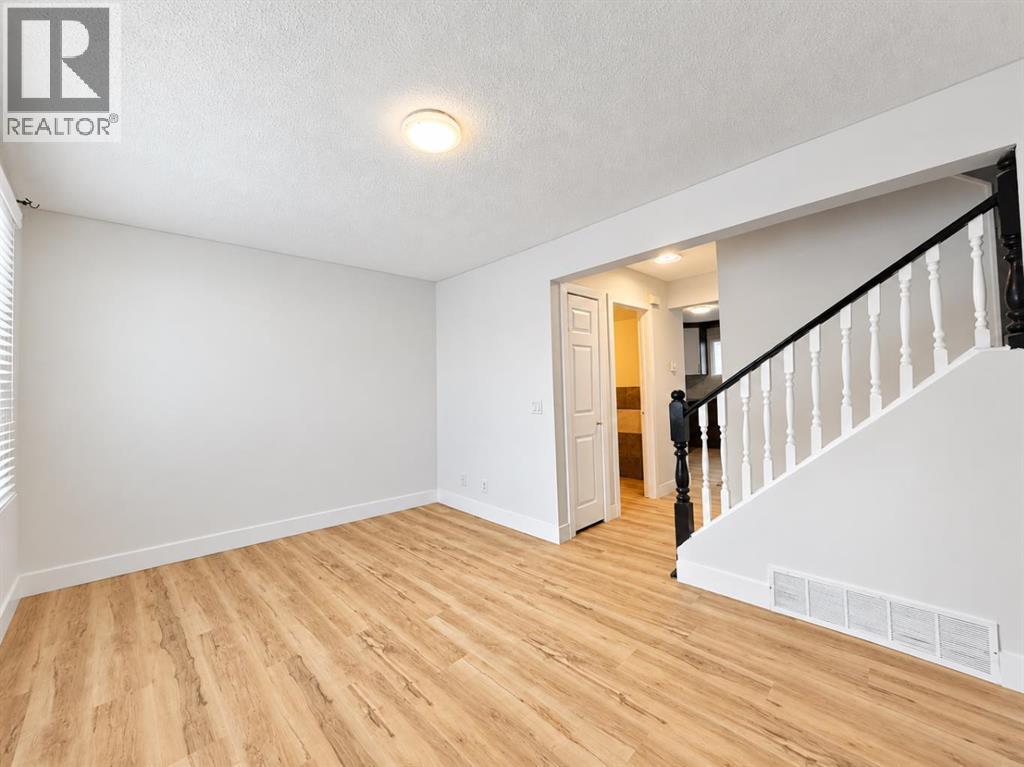 251 Pensville Close SE