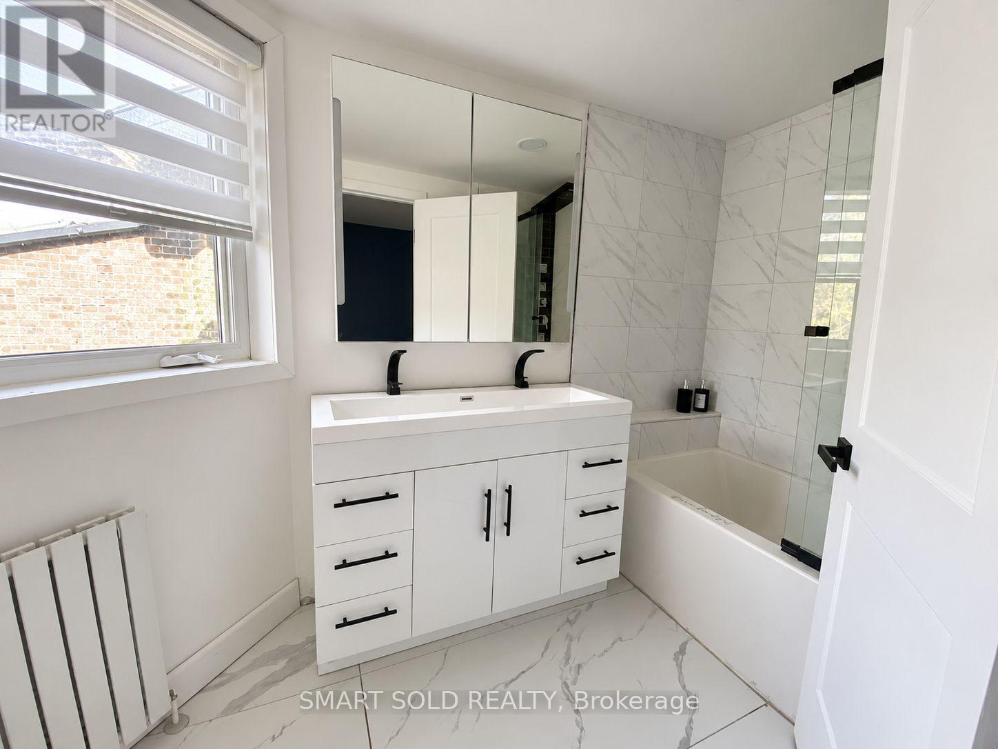 42 Arnold Avenue, Toronto (Regent Park), Ontario  M5A 3B2 - Photo 28 - C14128762
