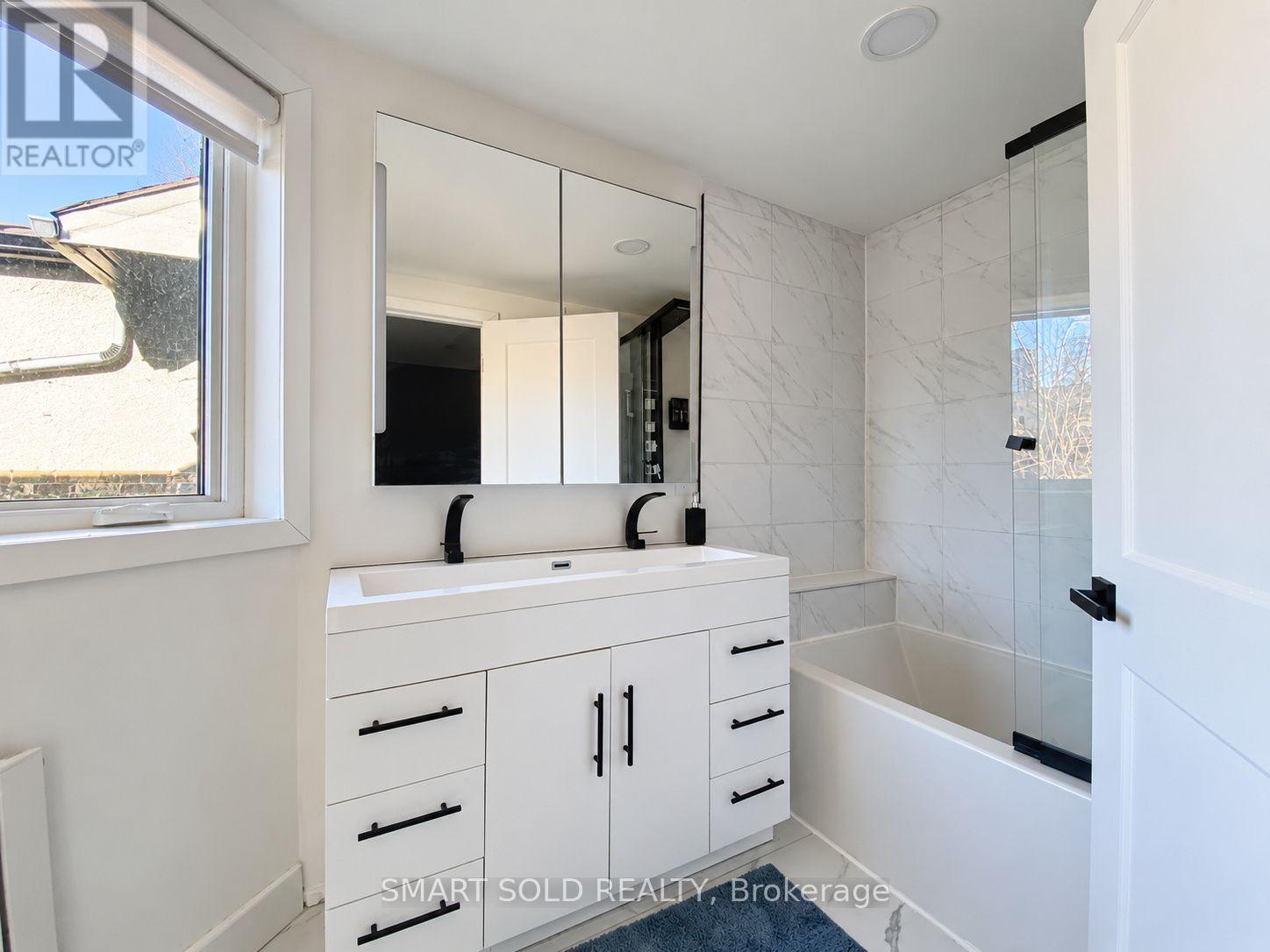 42 Arnold Avenue, Toronto (Regent Park), Ontario  M5A 3B2 - Photo 29 - C14128762