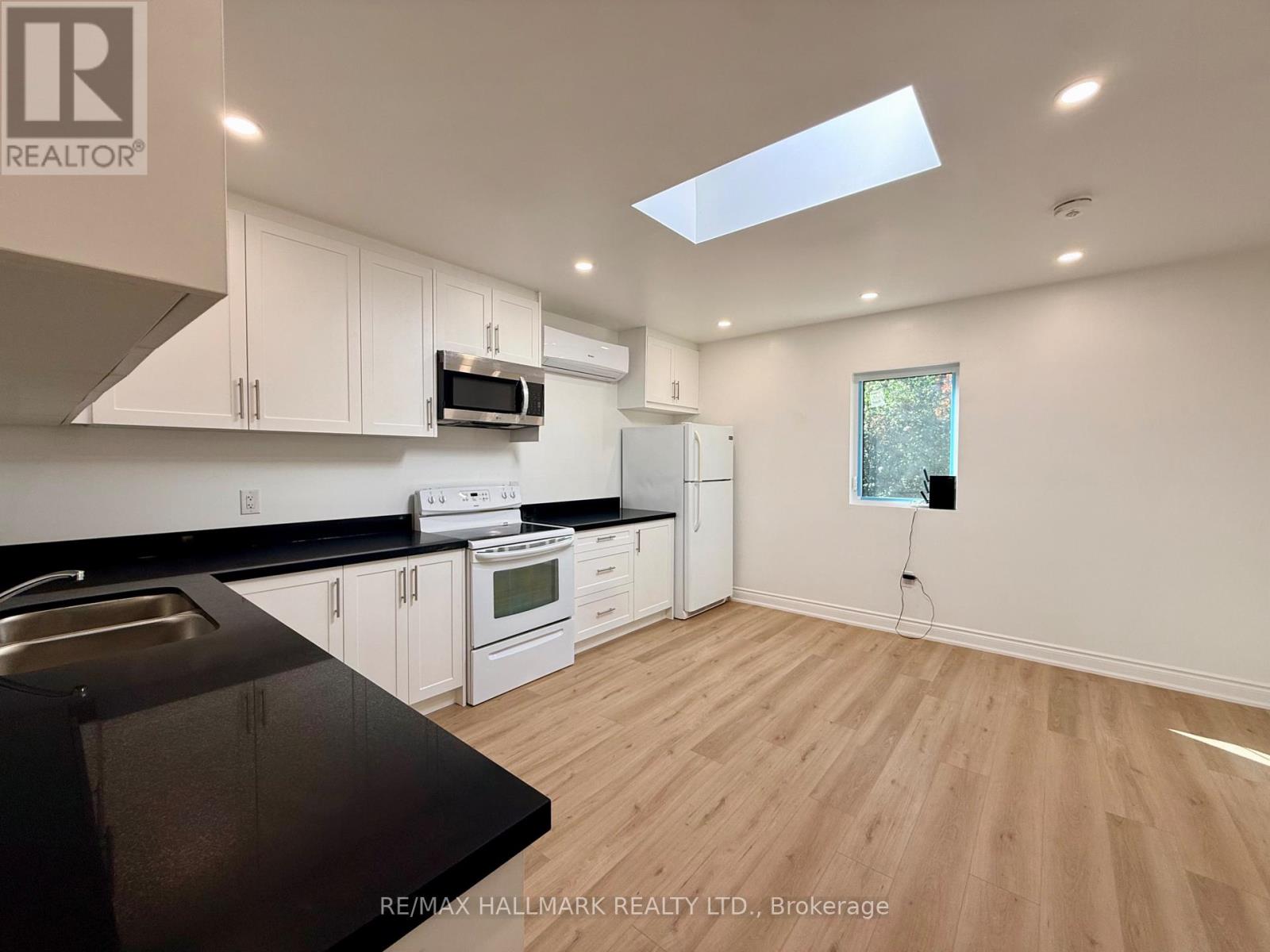 48r Bradgate Road, Toronto (Banbury-Don Mills), Ontario  M3B 1J8 - Photo 8 - C14128864